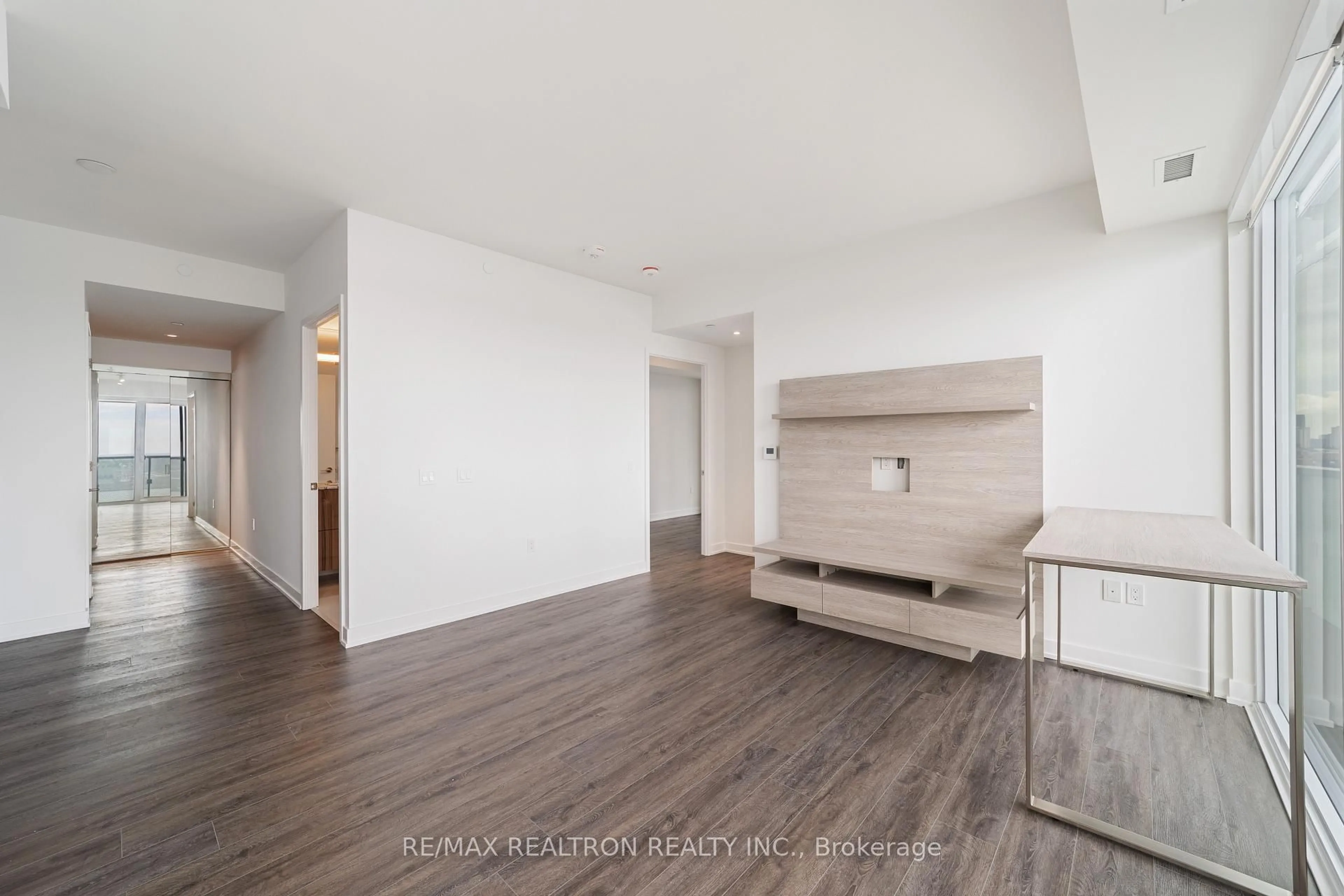 A pic of a room for 15 Queens Quay #2209, Toronto Ontario M5E 0C5