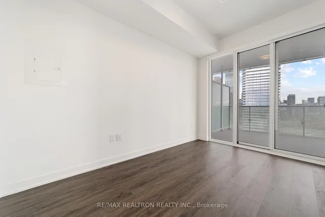 Additional property image - 15 Queens Quay Unit 2209