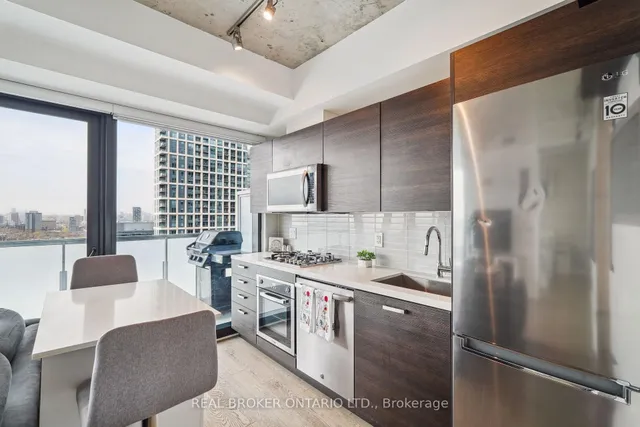Additional property image - 11 Charlotte St Unit 2504