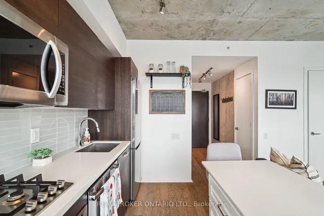 Additional property image - 11 Charlotte St Unit 2504