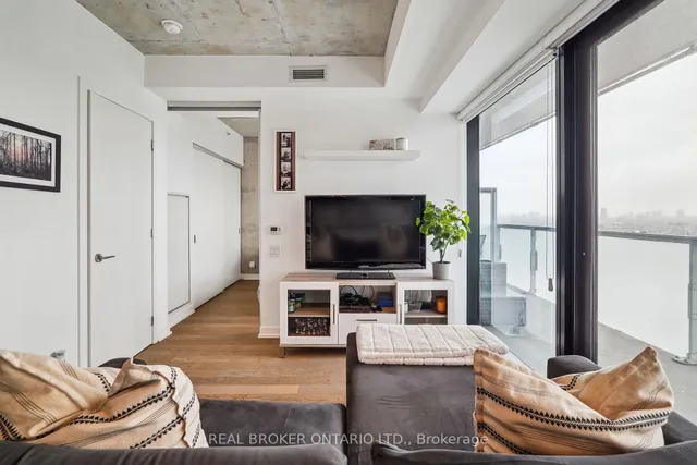 Additional property image - 11 Charlotte St Unit 2504