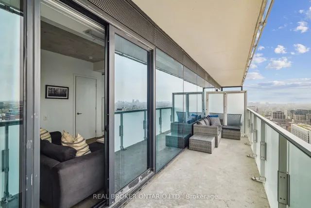 Additional property image - 11 Charlotte St Unit 2504