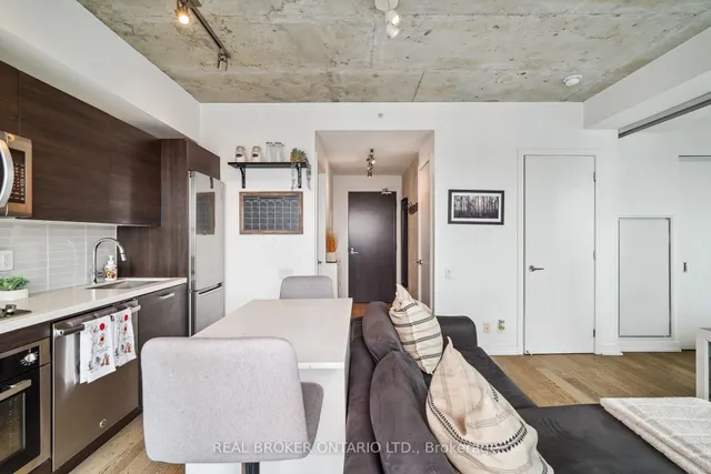 Additional property image - 11 Charlotte St Unit 2504