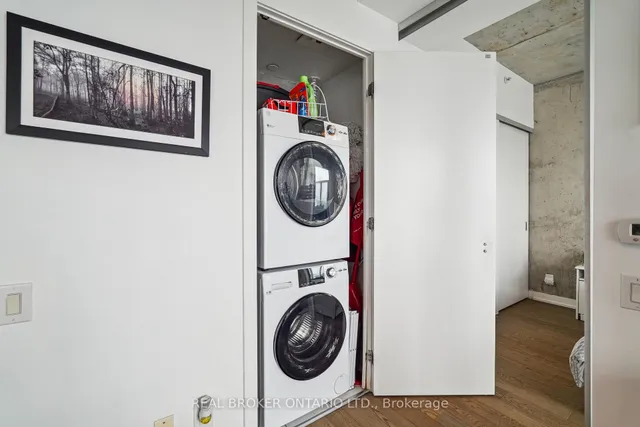 Additional property image - 11 Charlotte St Unit 2504