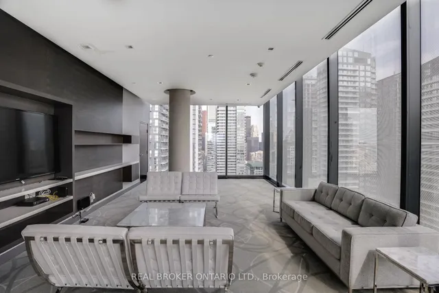 Additional property image - 11 Charlotte St Unit 2504