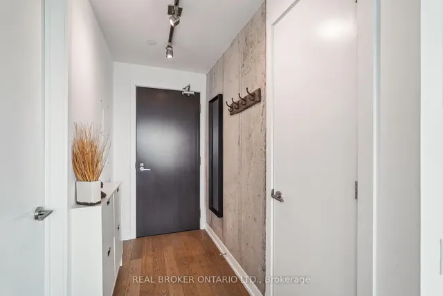 Additional property image - 11 Charlotte St Unit 2504