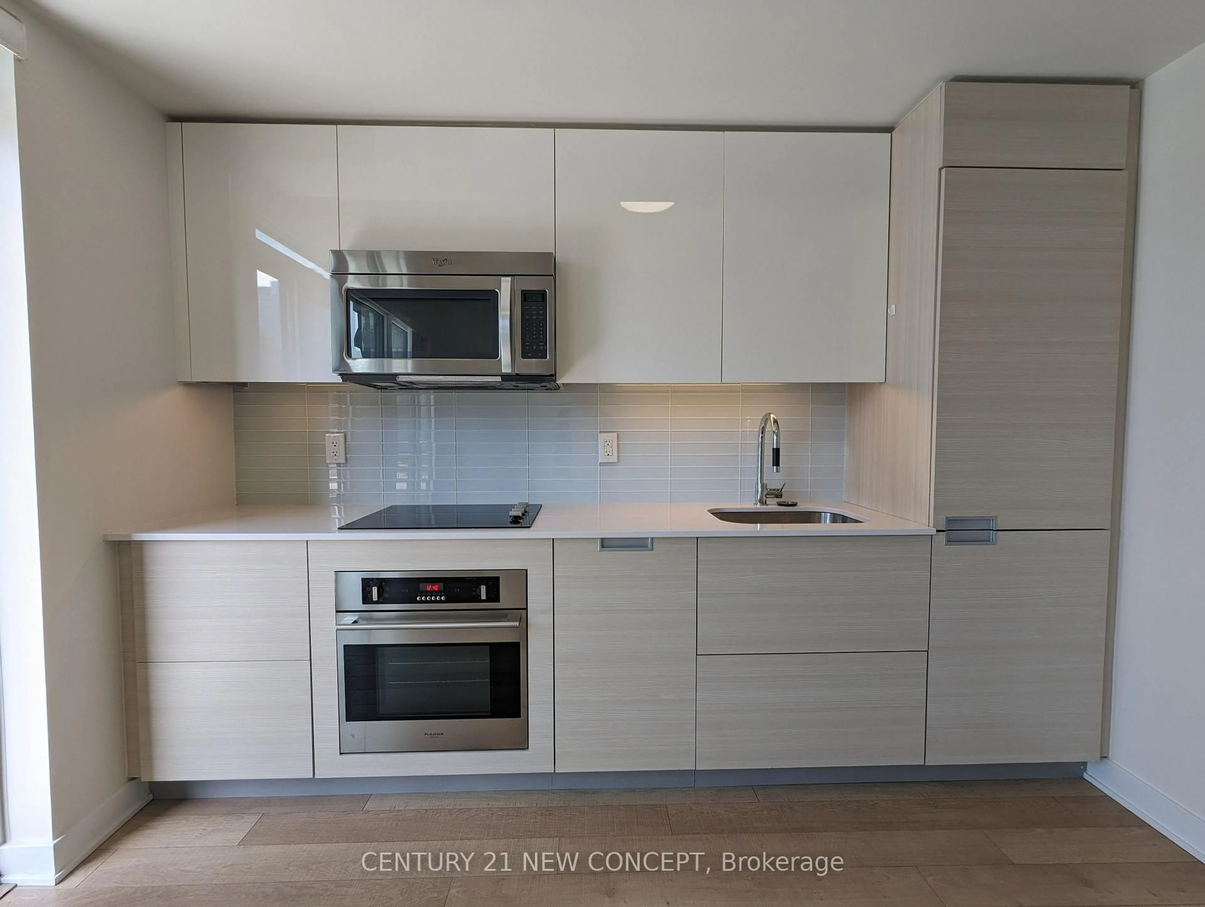 Standard kitchen, unknown for 210 Simcoe St #613, Toronto Ontario M5T 0A9