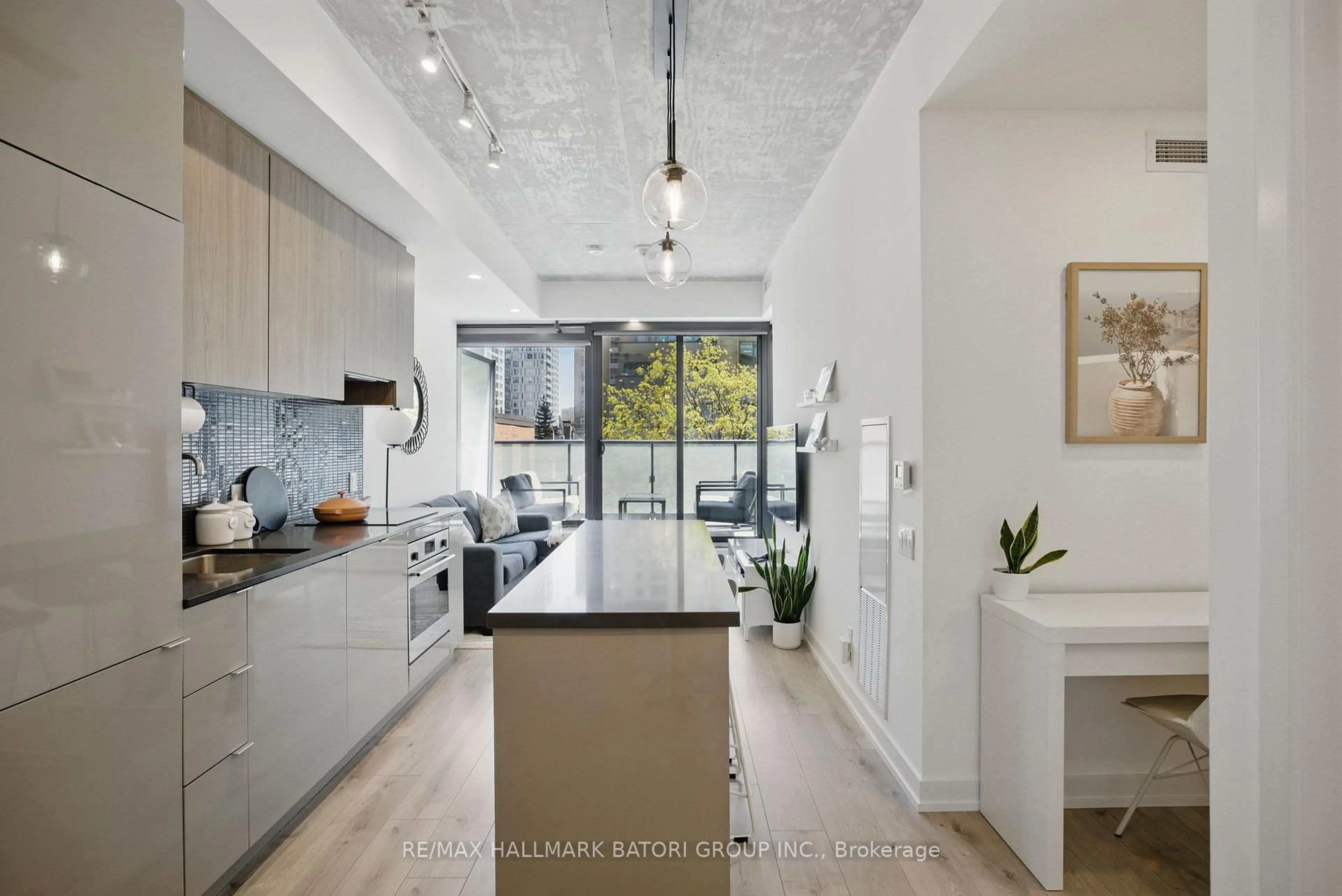 Contemporary kitchen, ceramic/tile floor for 161 Roehampton Ave #216, Toronto Ontario M4P 0C8