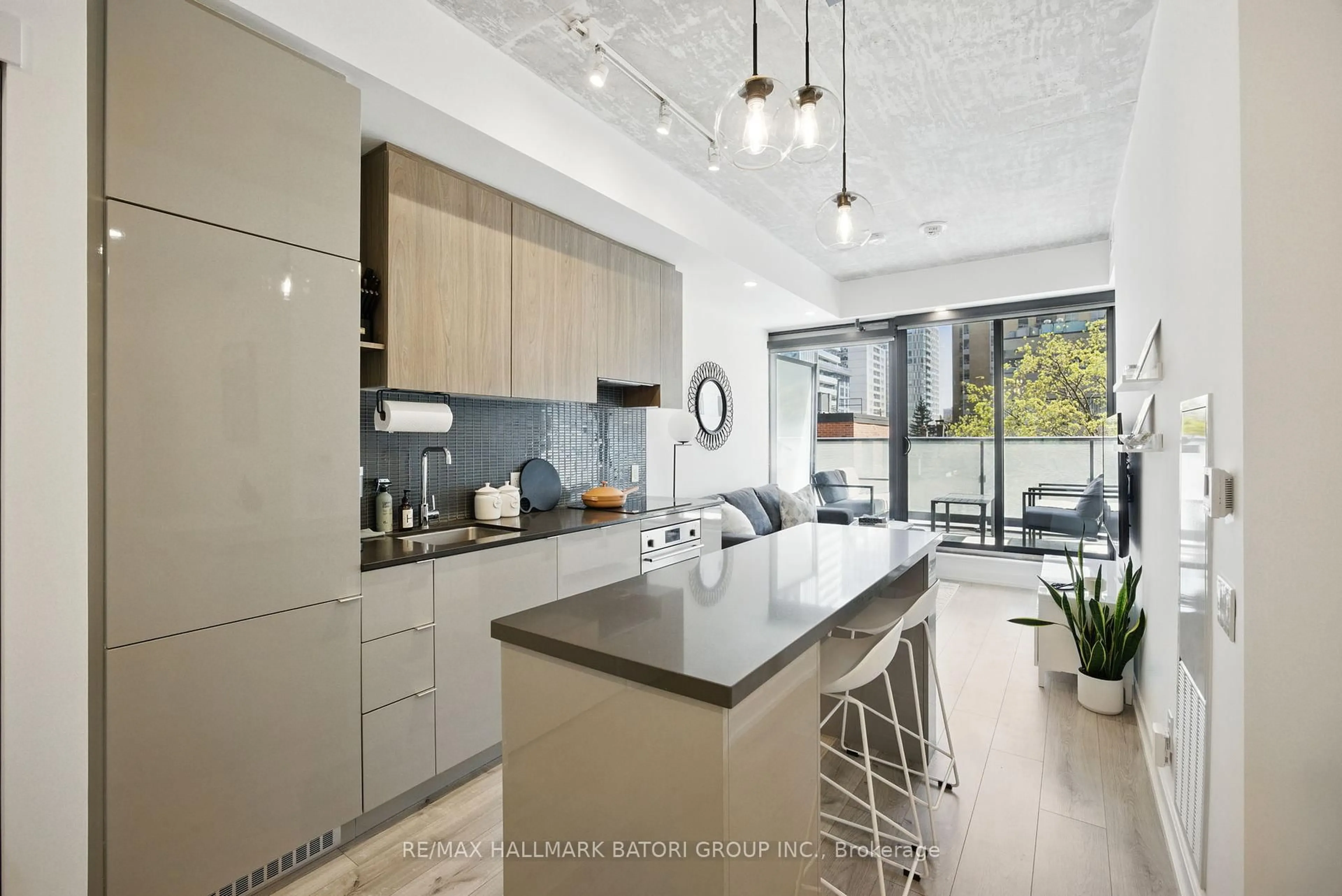 Contemporary kitchen, ceramic/tile floor for 161 Roehampton Ave #216, Toronto Ontario M4P 0C8