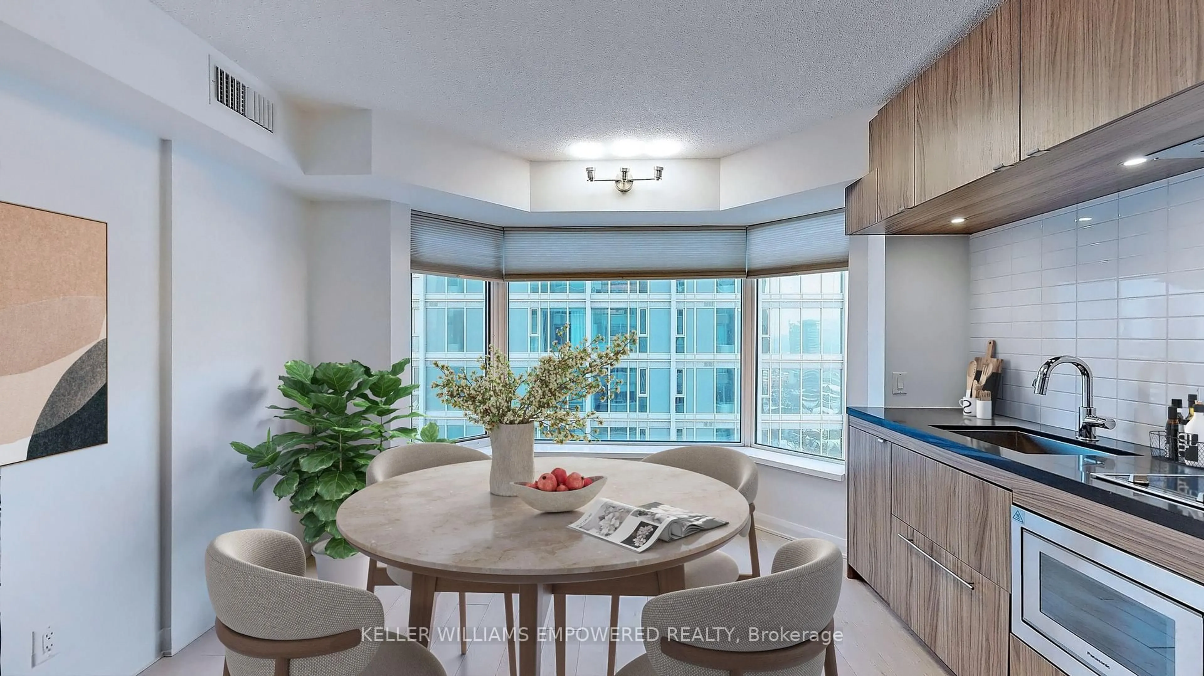 Unknown for 155 Yorkville Ave #2811, Toronto Ontario M5R 0B4