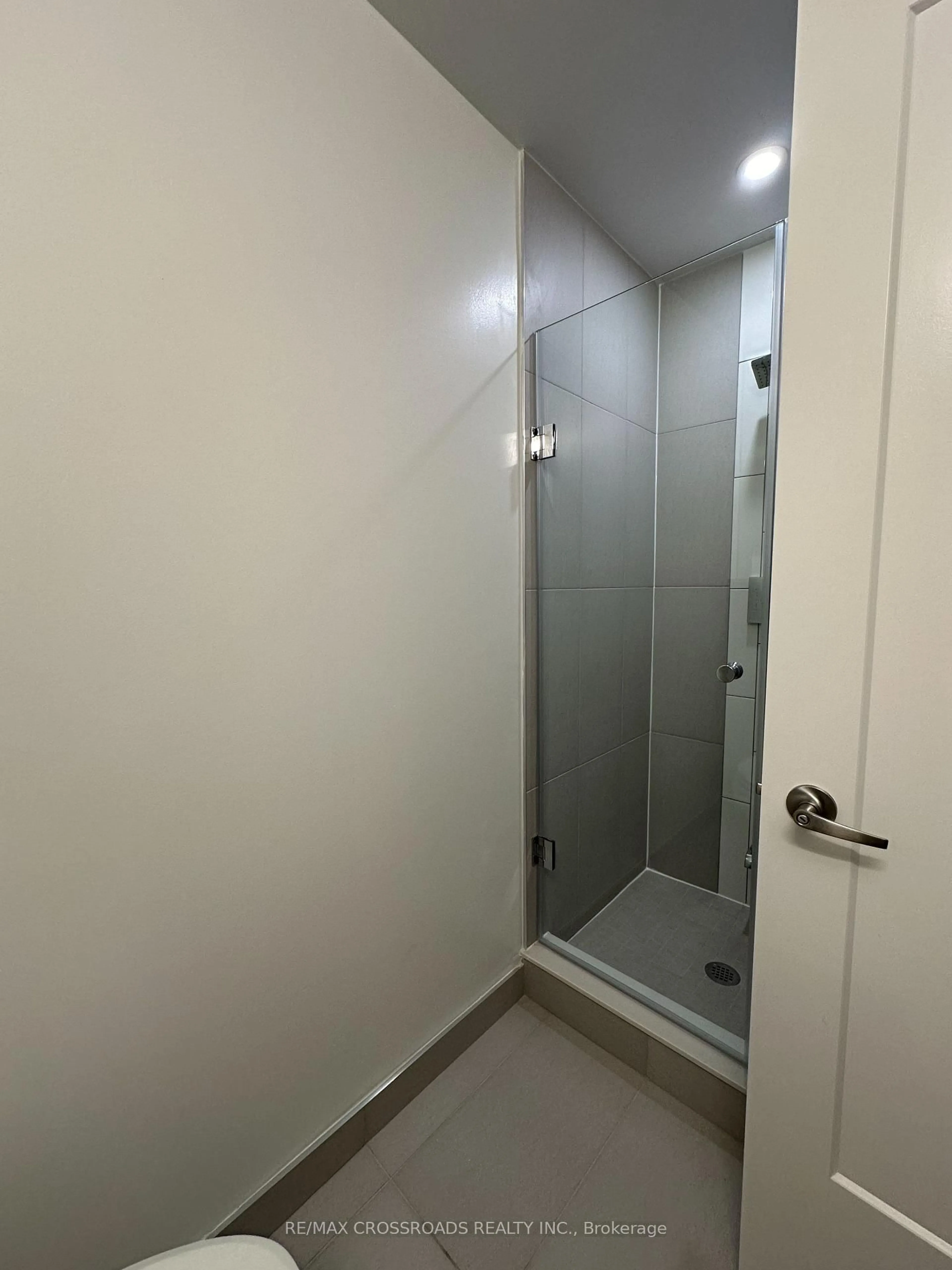 A pic of a room for 70 Princess St #406, Toronto Ontario M5A 0X6