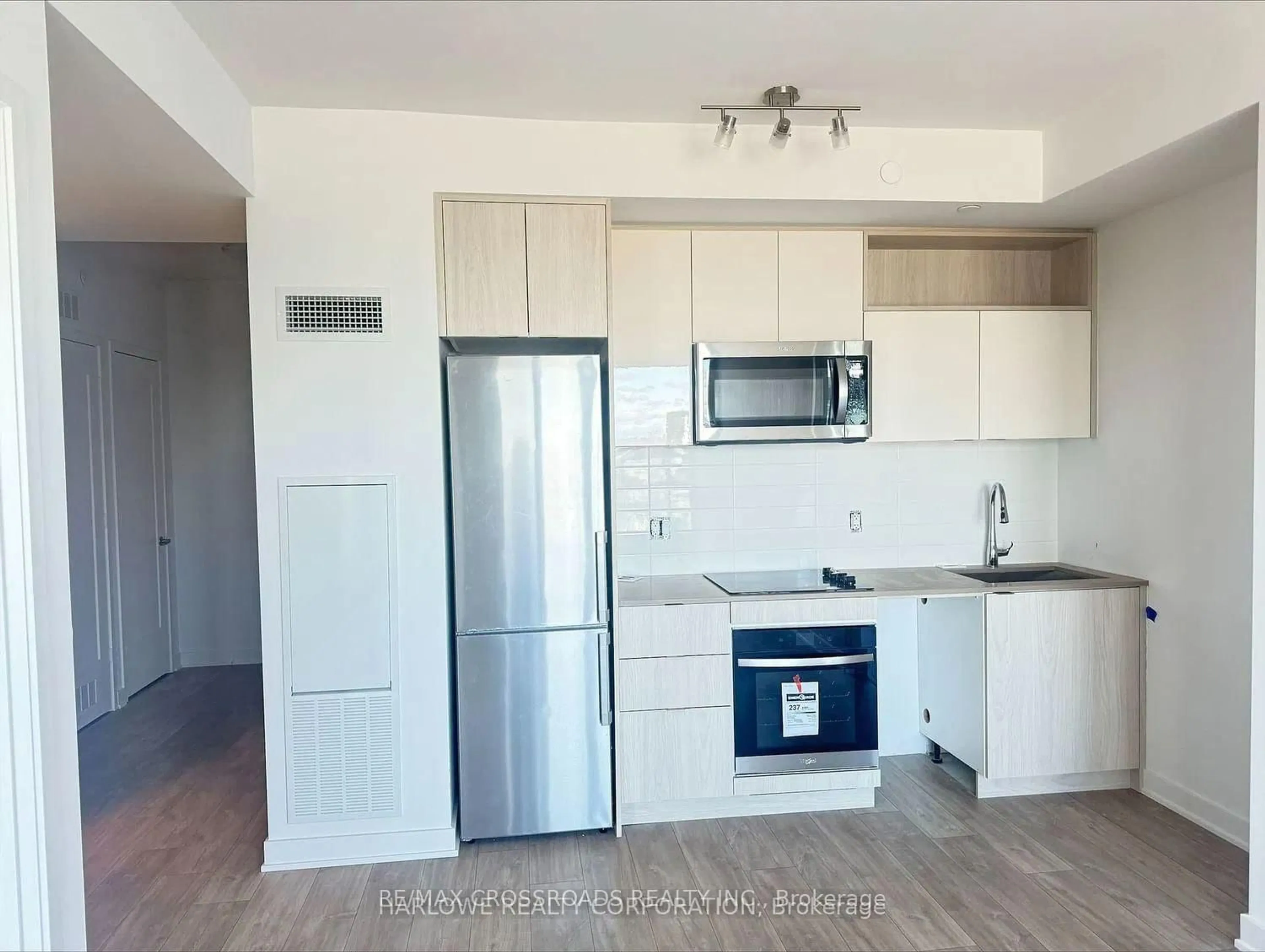 Standard kitchen, unknown for 70 Princess St #2104, Toronto Ontario M5A 0X6
