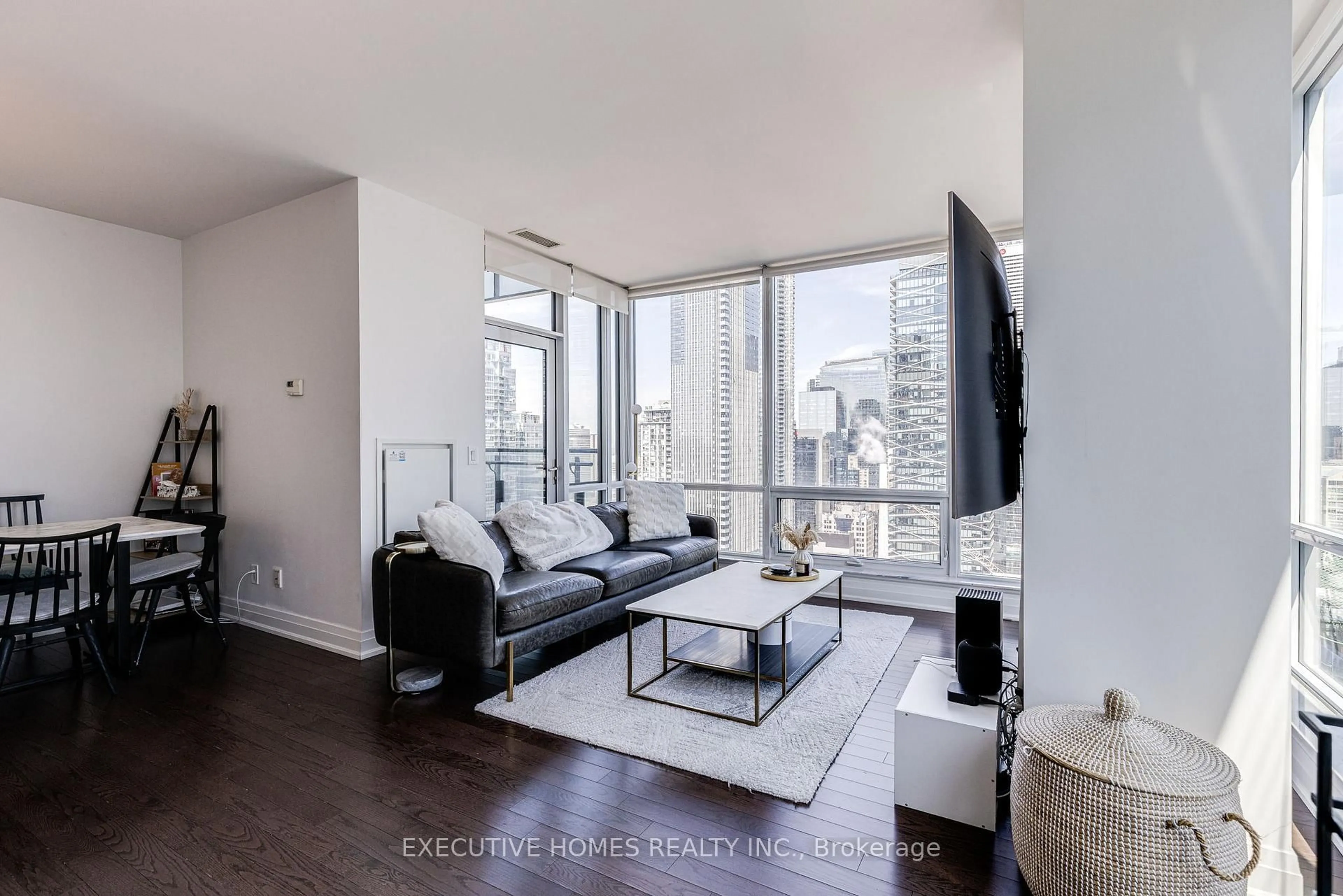 Living room with furniture, unknown for 80 John St #2912, Toronto Ontario M5V 3X4