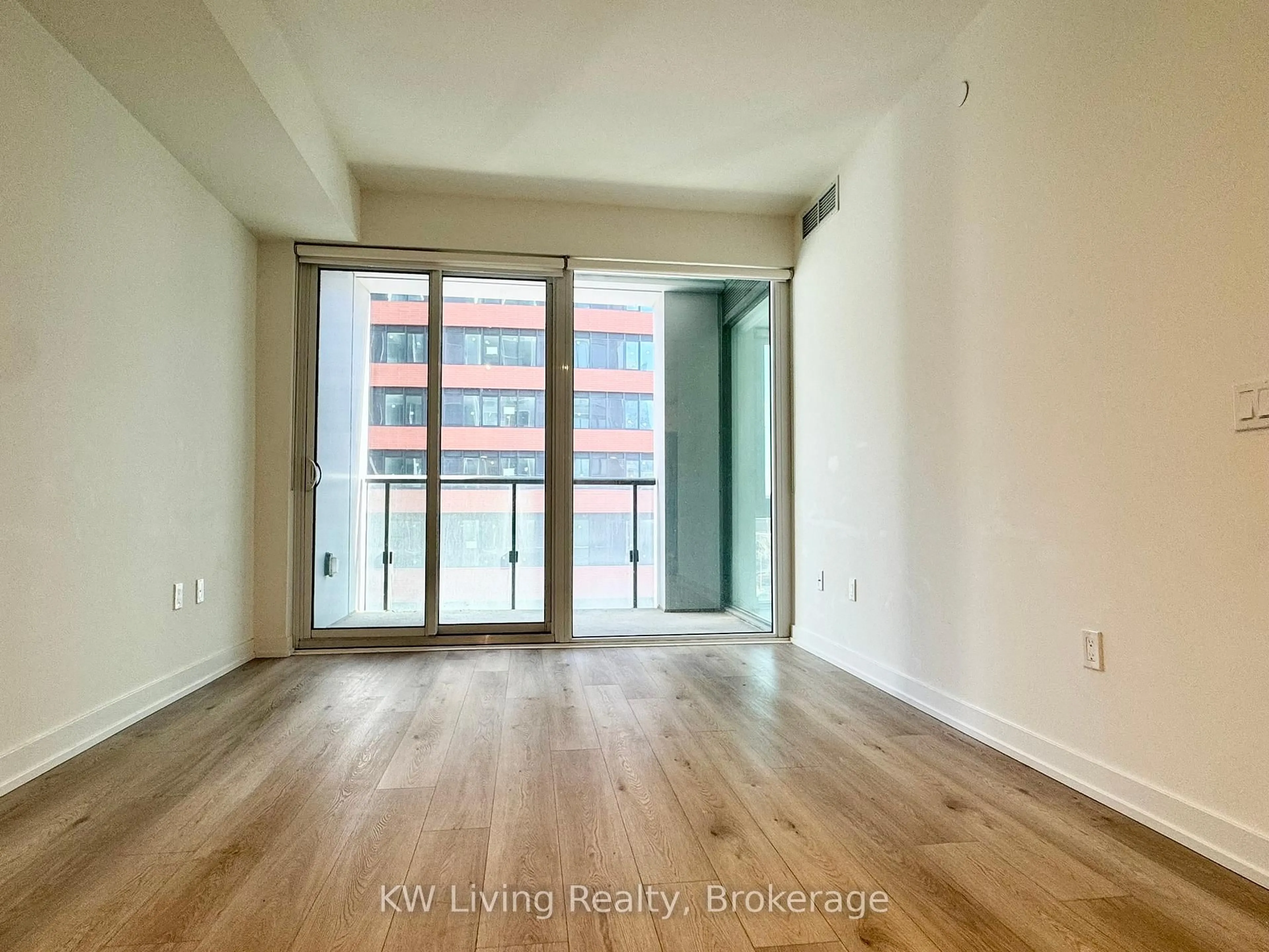 A pic of a room for 158 Front St #517, Toronto Ontario M5A 0K9