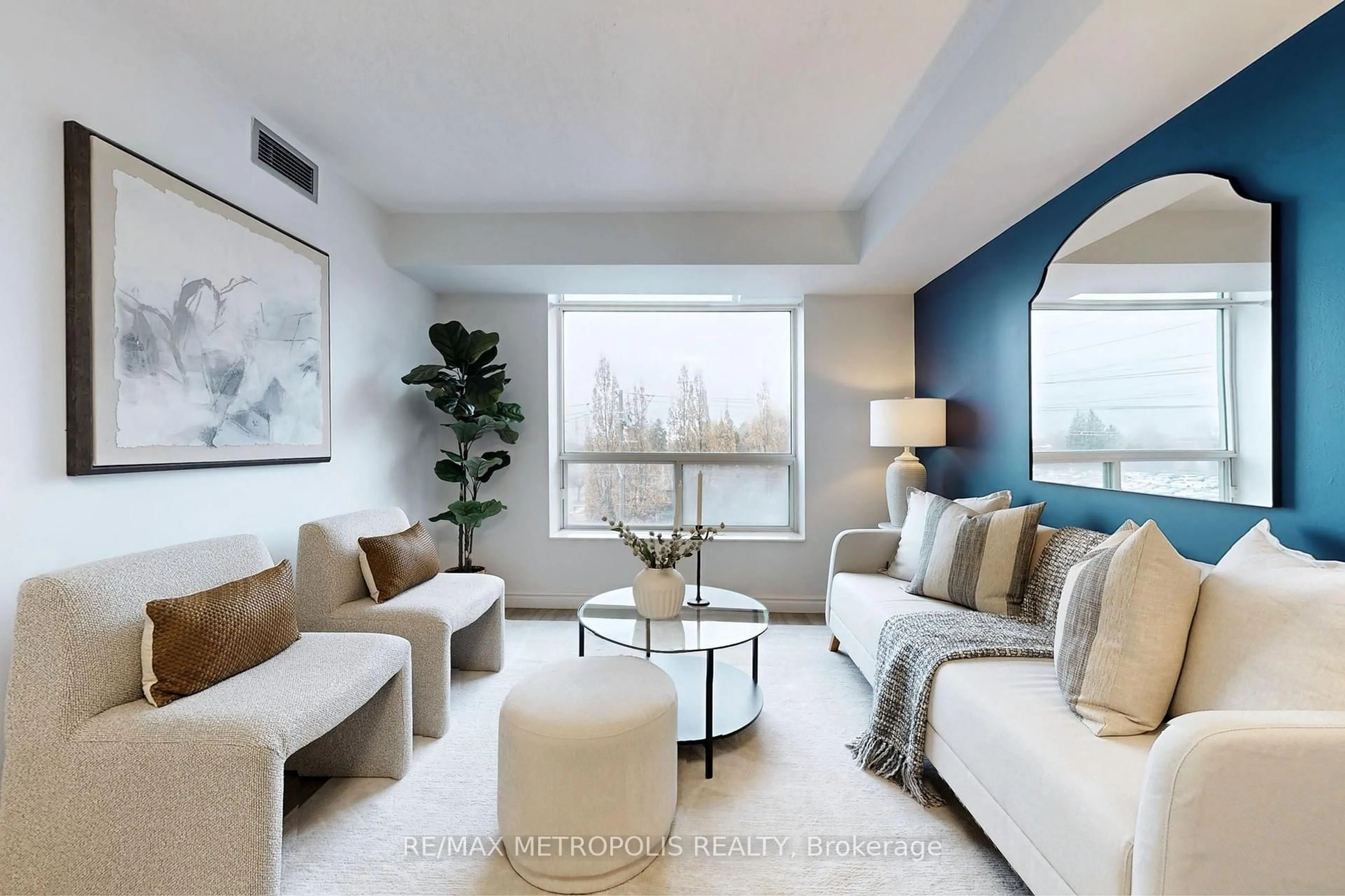 Living room with furniture, unknown for 28 Pemberton Ave #405, Toronto Ontario M2M 4L1