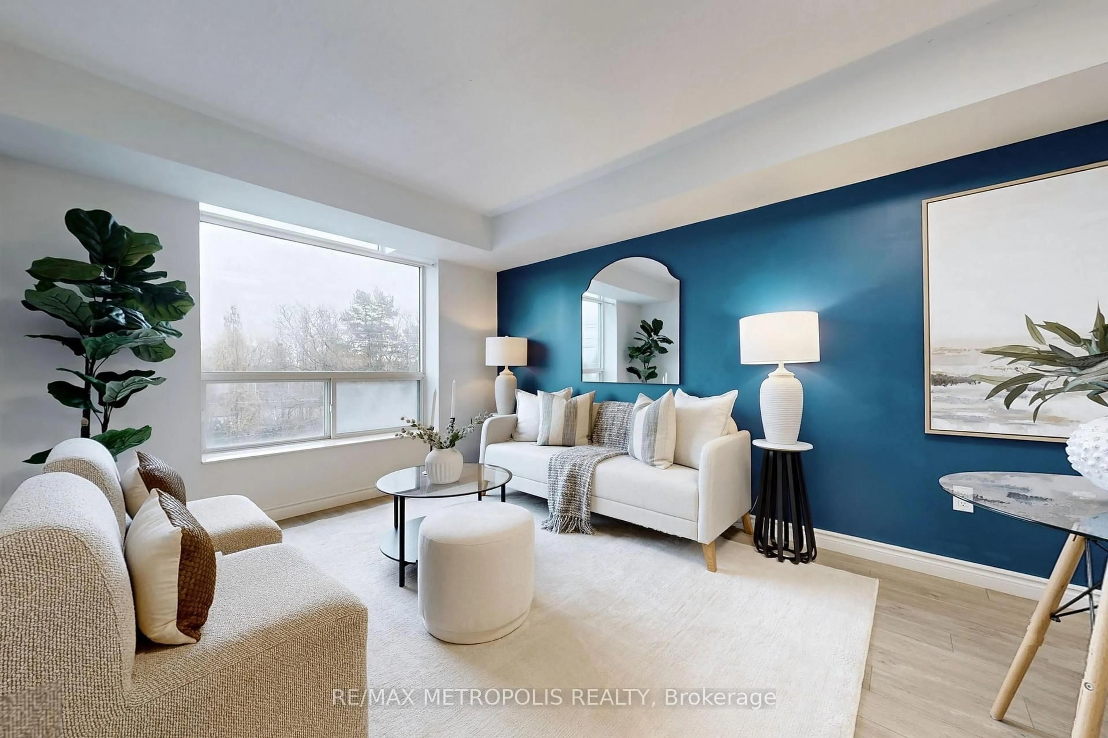 Living room with furniture, unknown for 28 Pemberton Ave #405, Toronto Ontario M2M 4L1