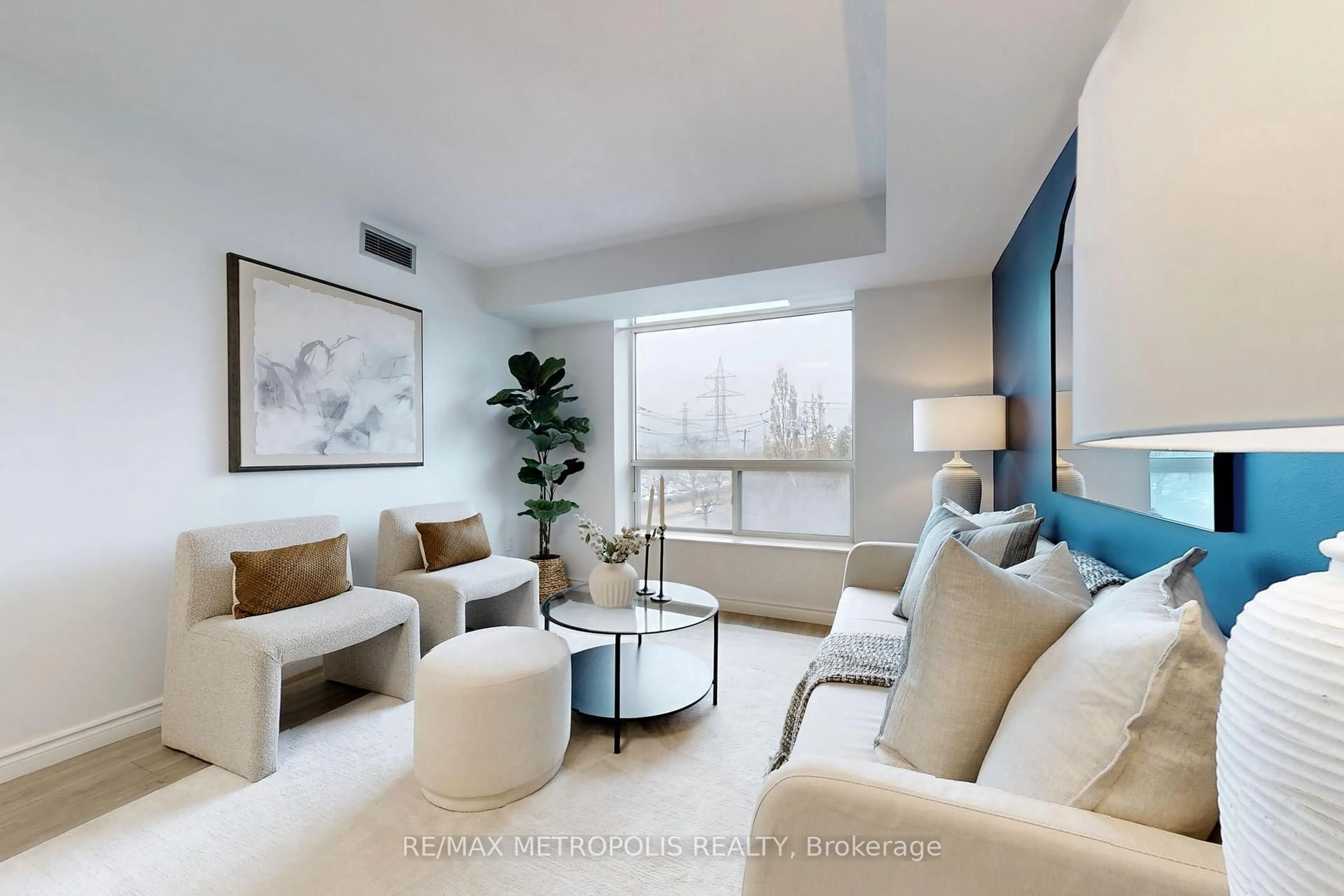 Living room with furniture, unknown for 28 Pemberton Ave #405, Toronto Ontario M2M 4L1