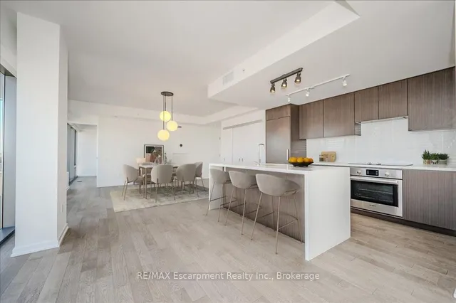 Additional property image - 60 Colborne St Unit 802