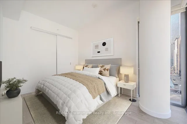 Additional property image - 60 Colborne St Unit 802
