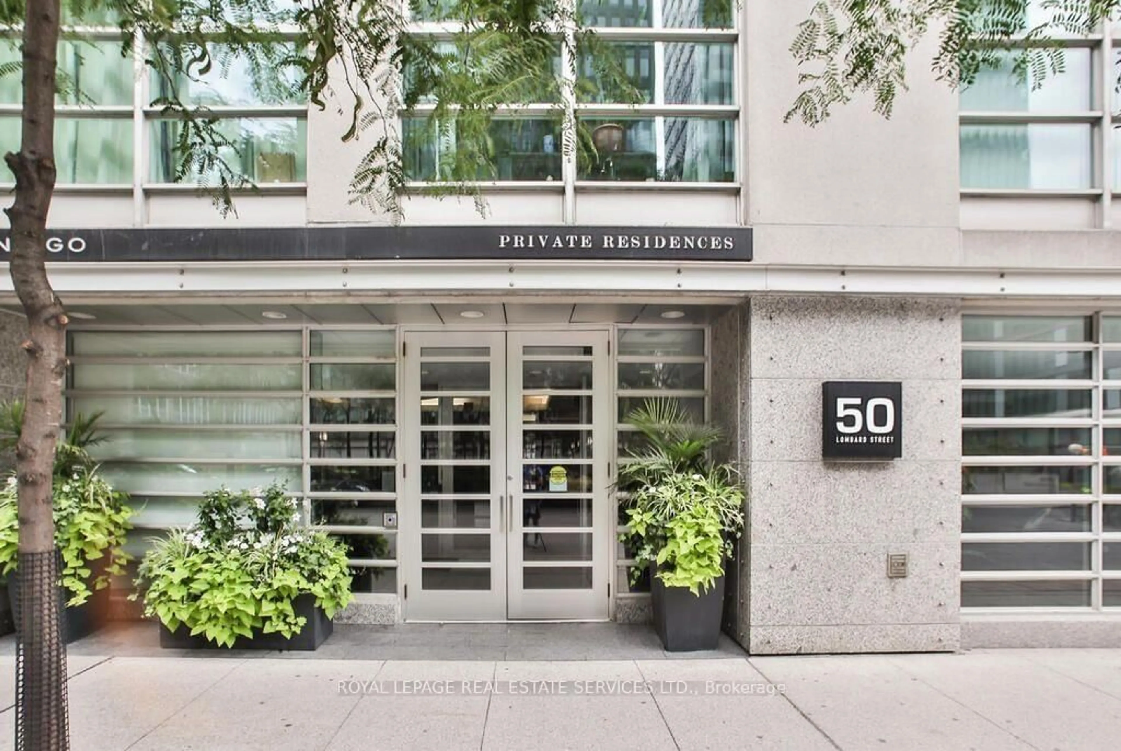 Indoor foyer for 50 Lombard St #1503, Toronto Ontario M5C 2X4