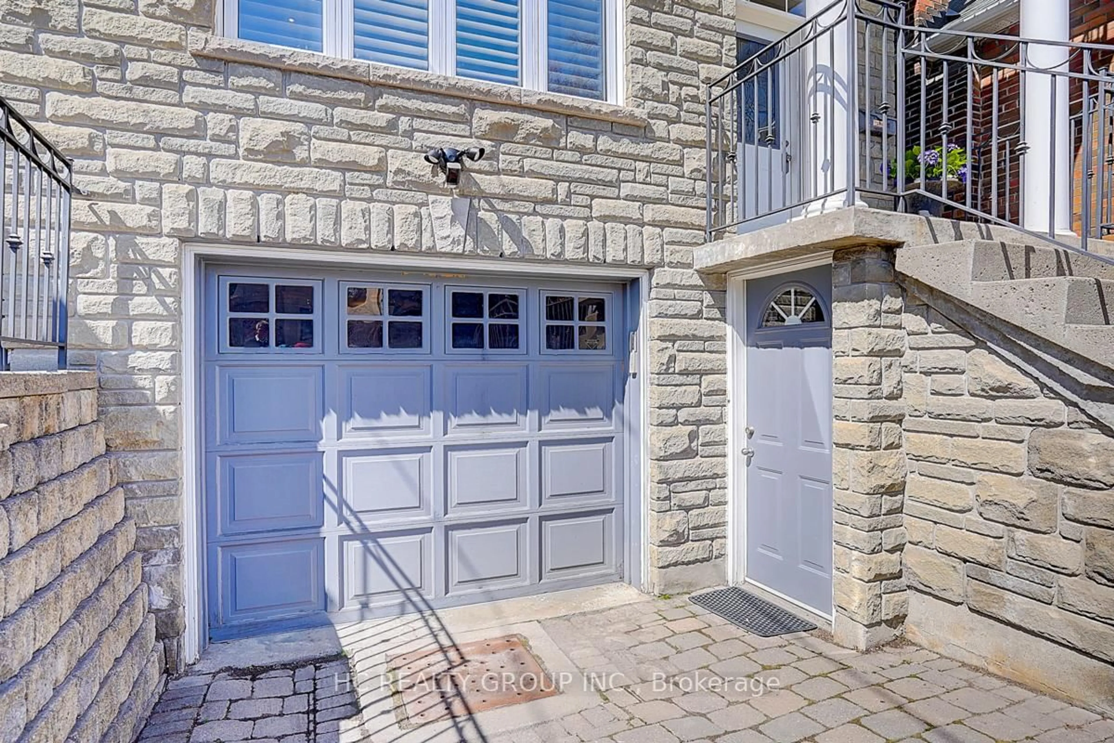 Unknown for 338 Fairlawn Ave, Toronto Ontario M5M 1T6
