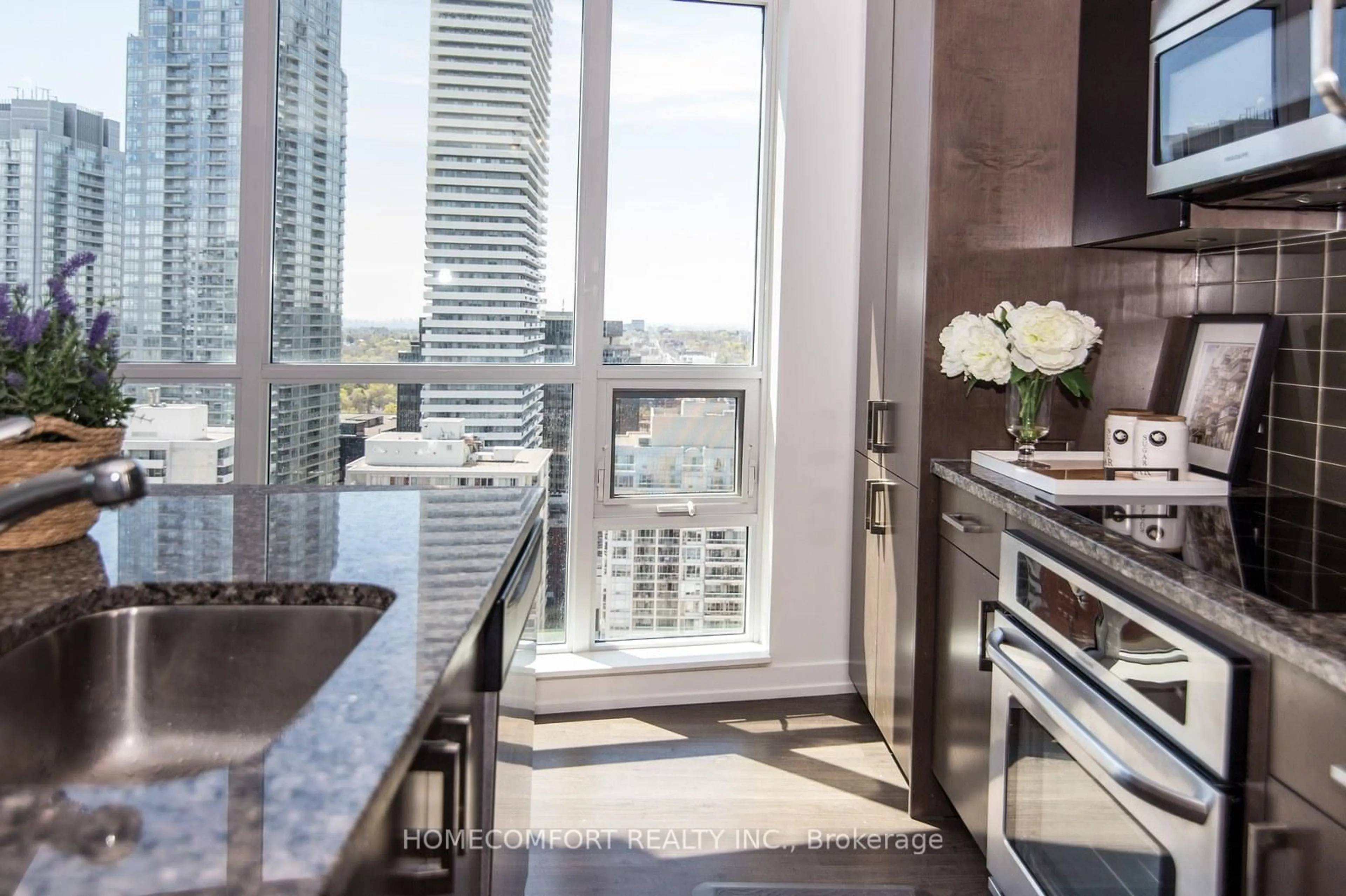 Contemporary kitchen, unknown for 89 Dunfield Ave #2010, Toronto Ontario M4S 0A4