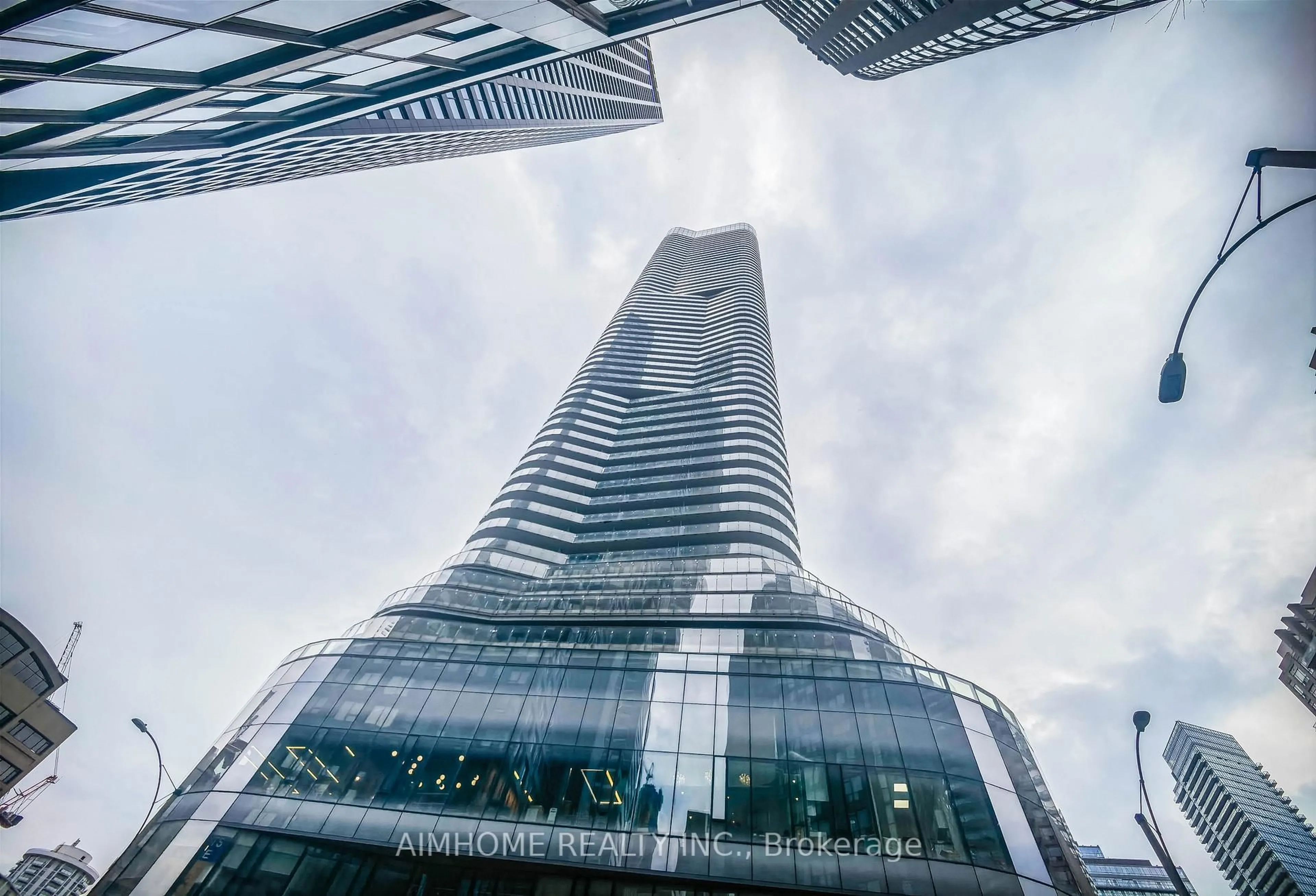 Unknown for 11 Wellesley St #1612, Toronto Ontario M4Y 0G4