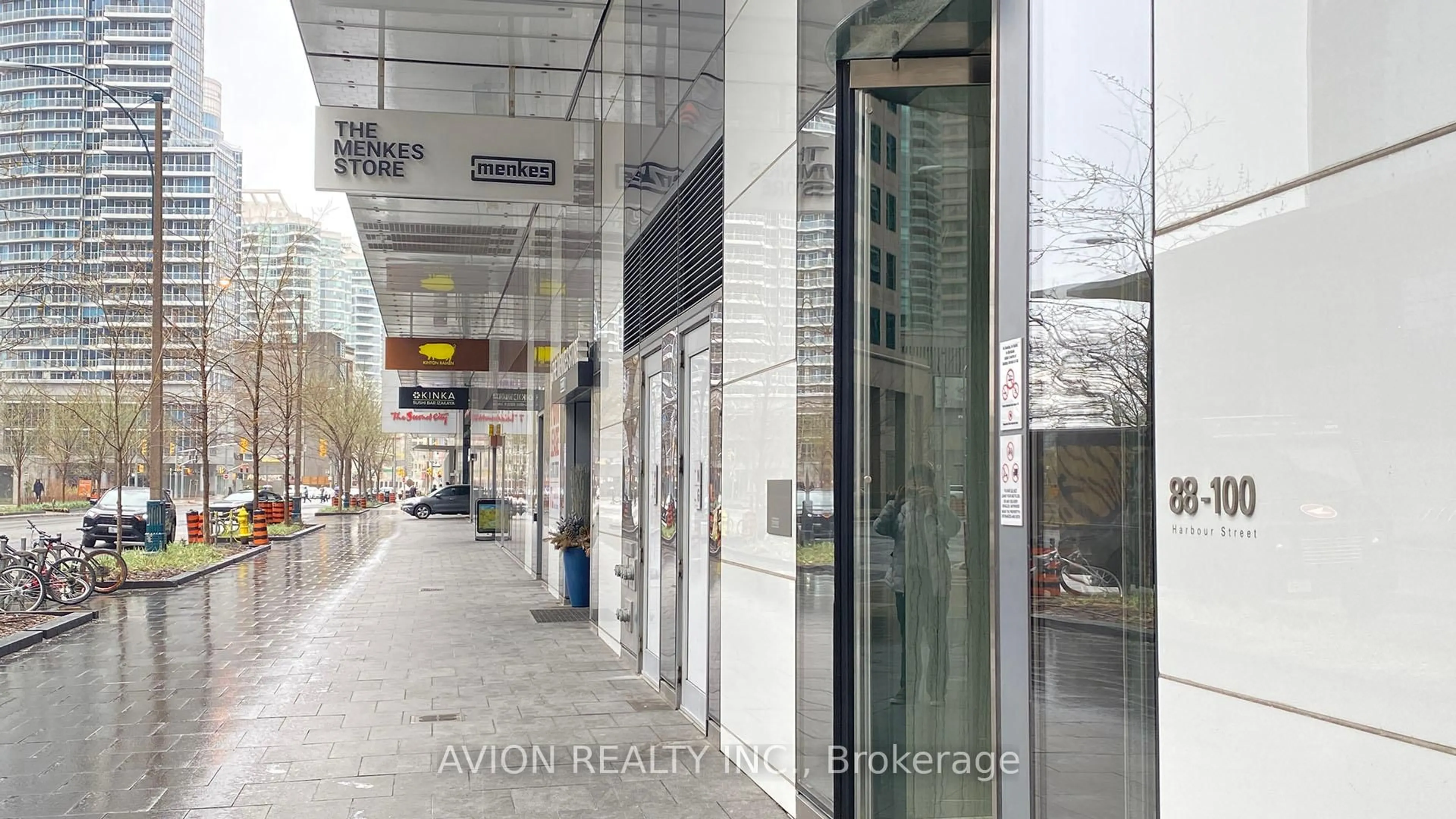 Indoor foyer for 88 Harbour St #Unit #1811, Toronto Ontario M5J 0C3