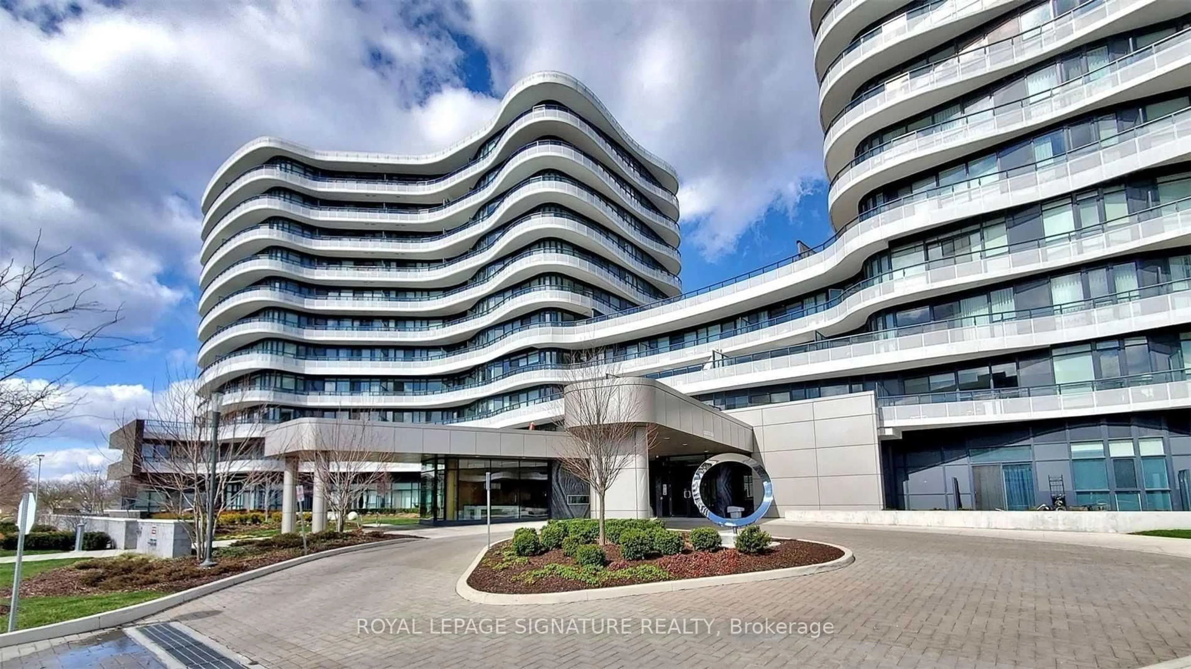 Indoor foyer for 99 The Donway N/A #105, Toronto Ontario M3C 0N8
