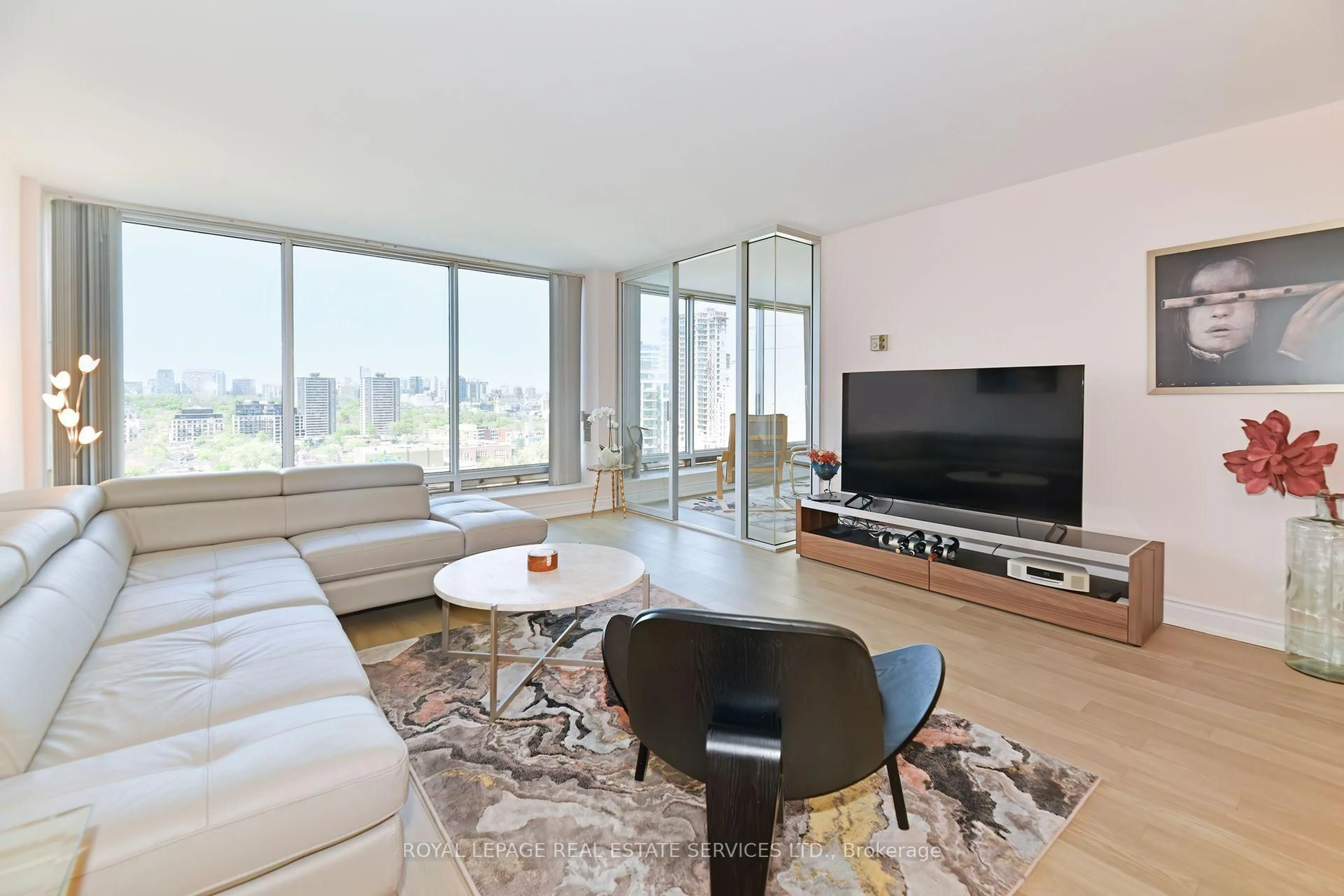 Living room with furniture, unknown for 110 Bloor St #1703, Toronto Ontario M5S 2W7