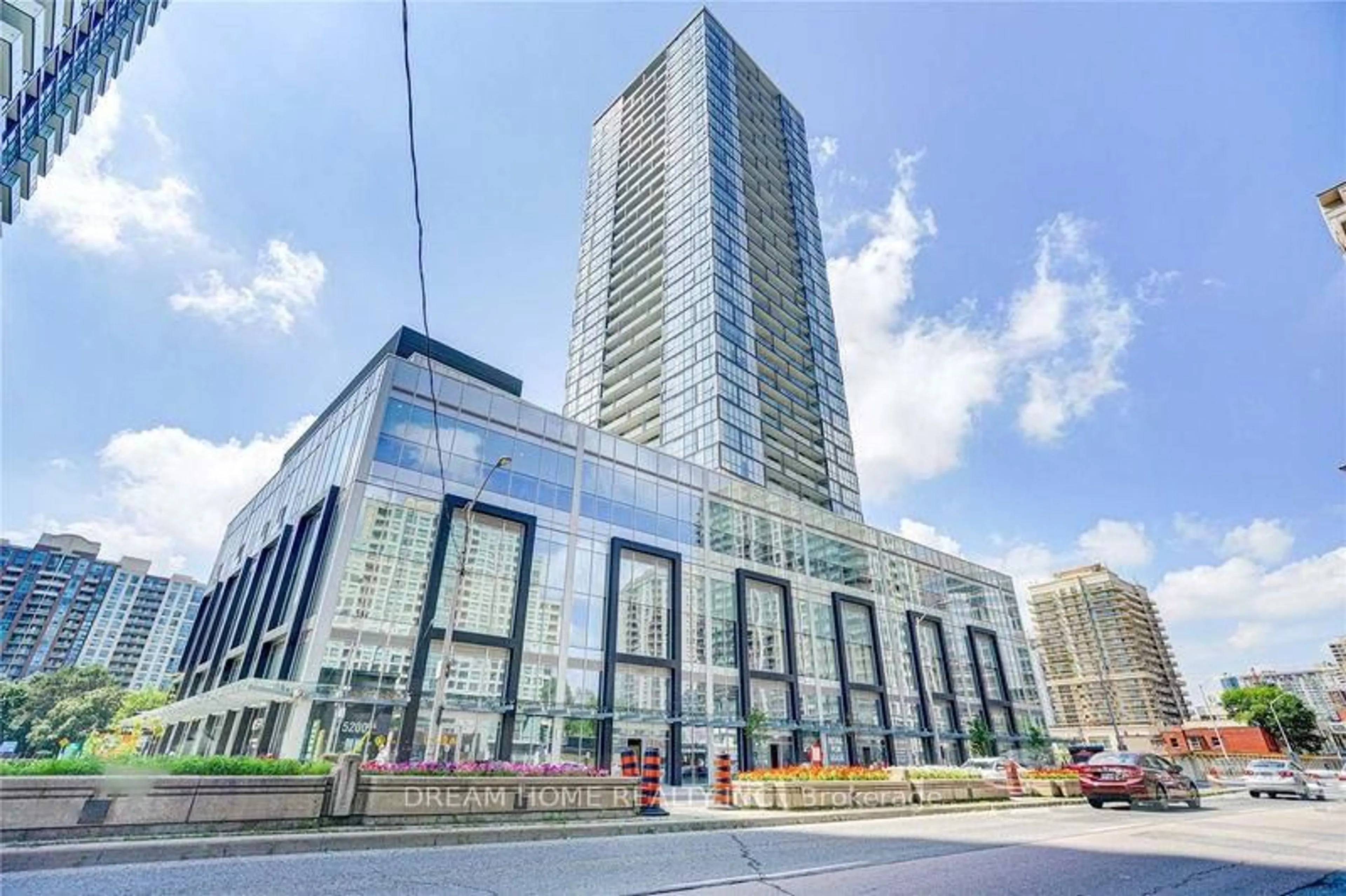Indoor foyer for 5180 Yonge St #1810, Toronto Ontario M2N 0K5