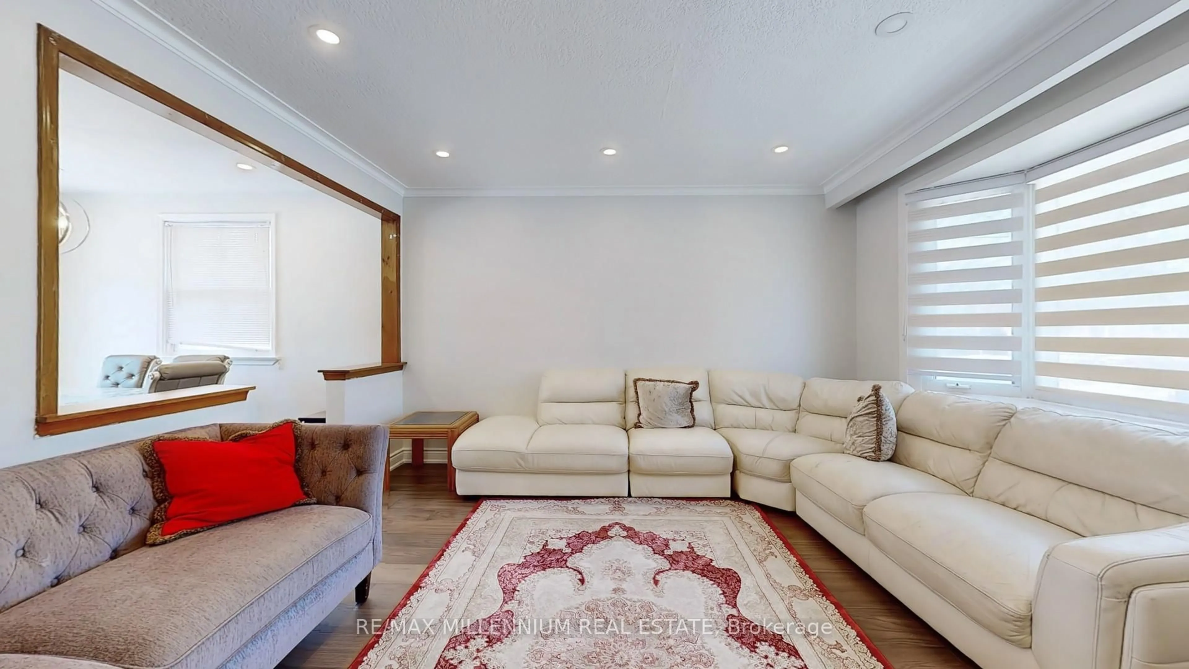 Living room with furniture, unknown for 341 Moore Park Ave, Toronto Ontario M2R 2R5