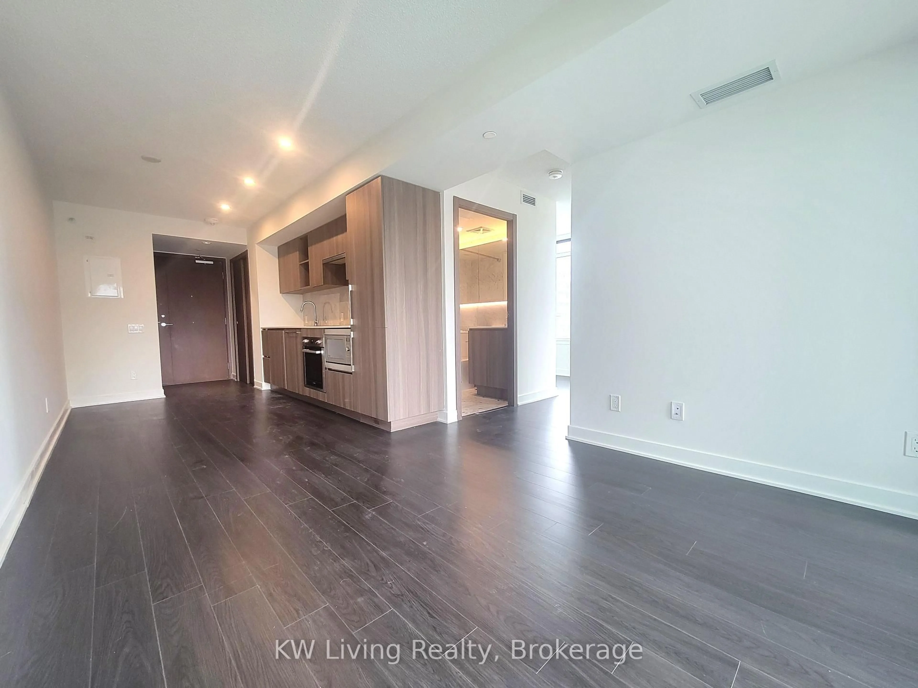 A pic of a room for 19 Bathurst St #1006, Toronto Ontario M5V 0N2