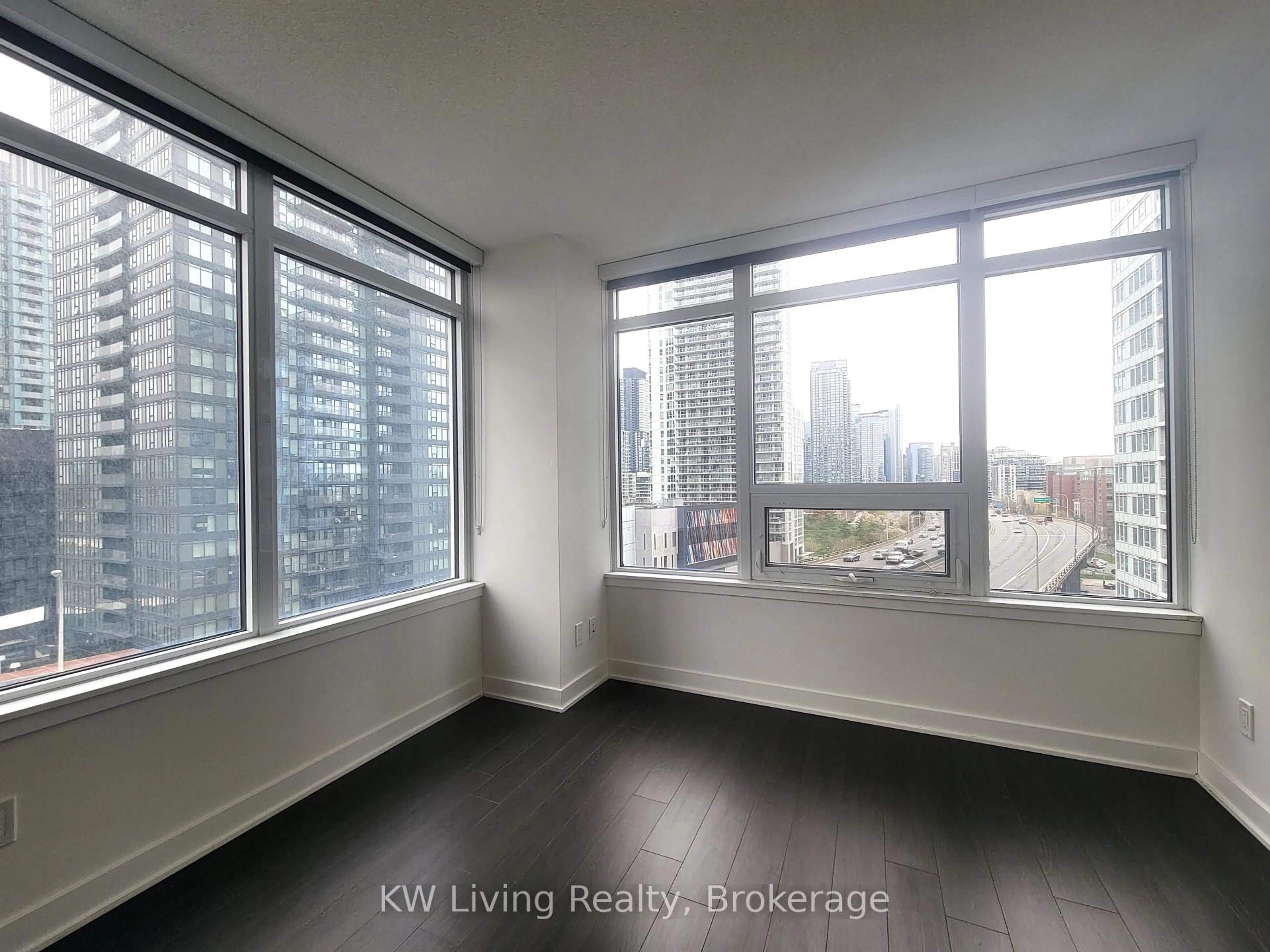 A pic of a room for 19 Bathurst St #1006, Toronto Ontario M5V 0N2