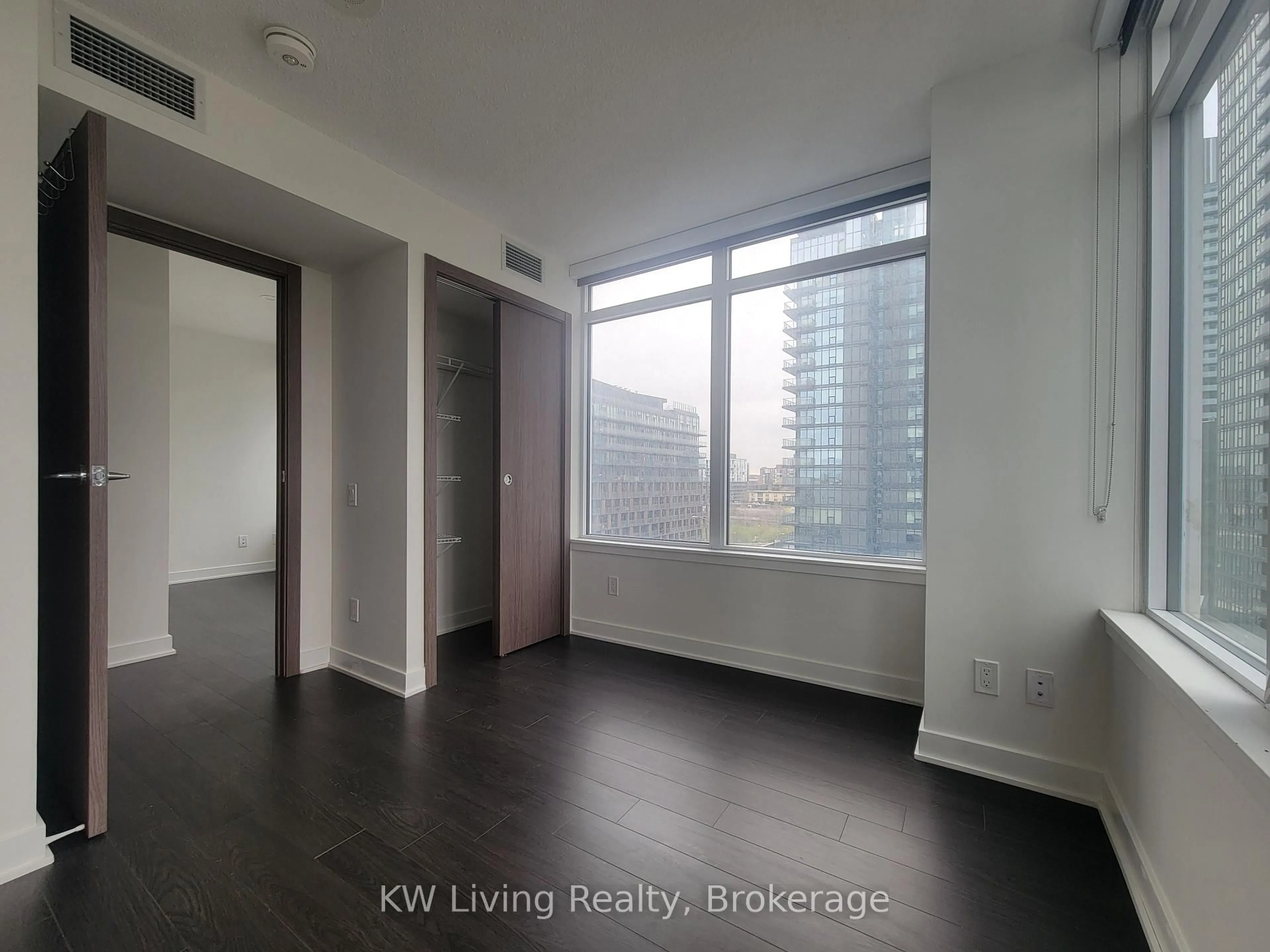 A pic of a room for 19 Bathurst St #1006, Toronto Ontario M5V 0N2