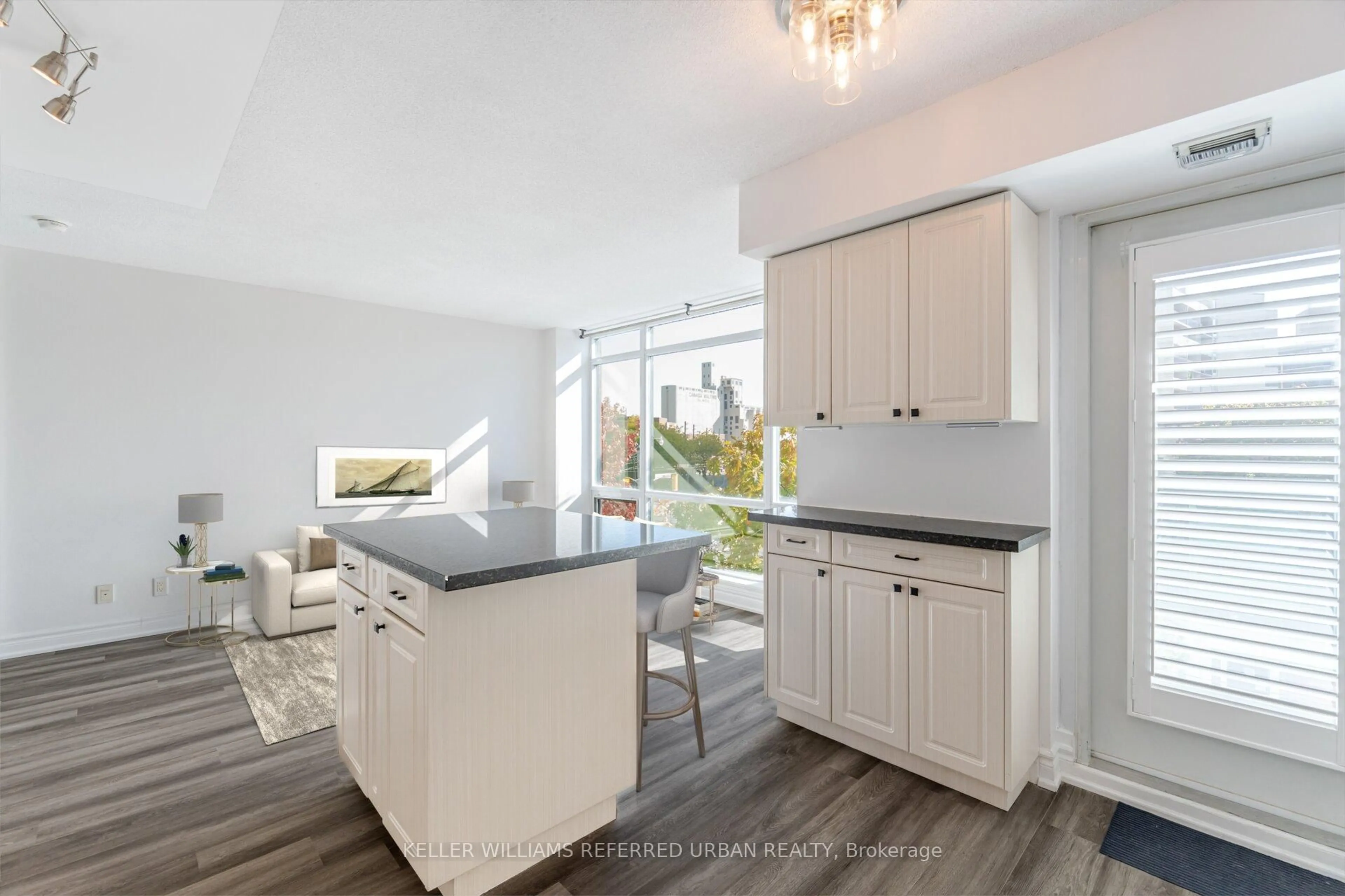 Open concept kitchen, ceramic/tile floor for 600 Fleet St #318, Toronto Ontario M5V 1B7