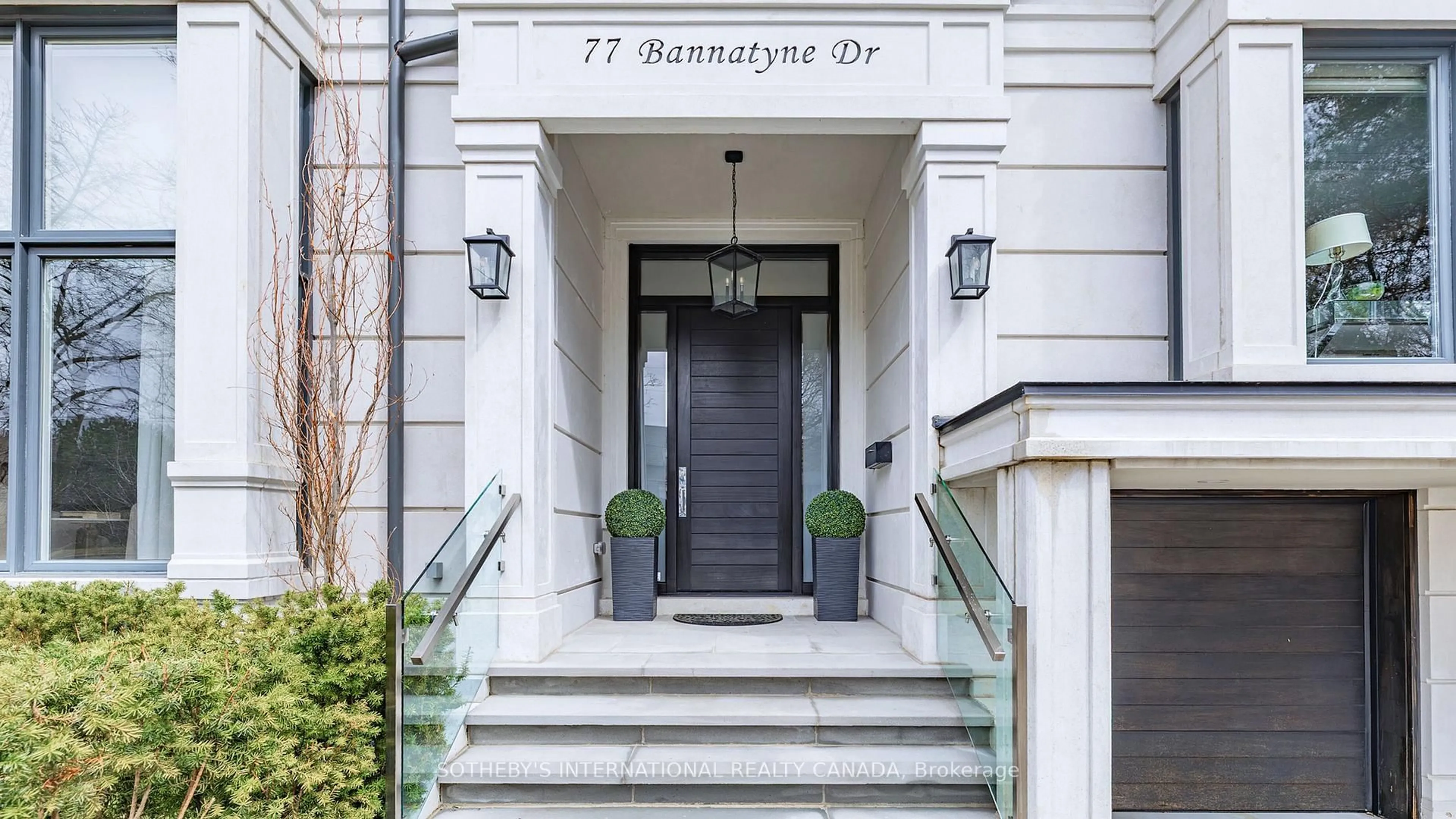 Indoor entryway for 77 Bannatyne Dr, Toronto Ontario M2L 2P2