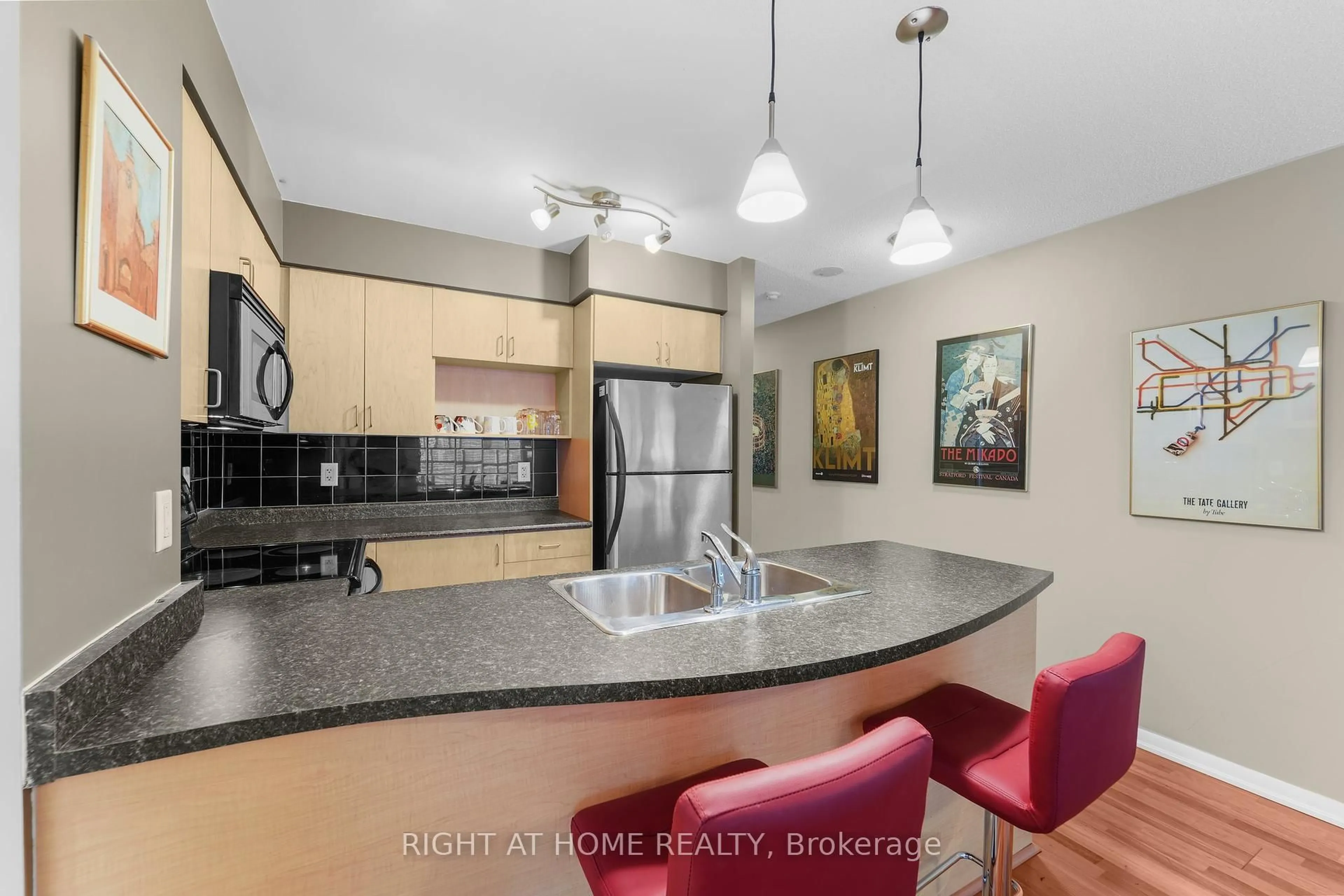 Unknown for 18 Yonge St #2315, Toronto Ontario M5E 1Z8