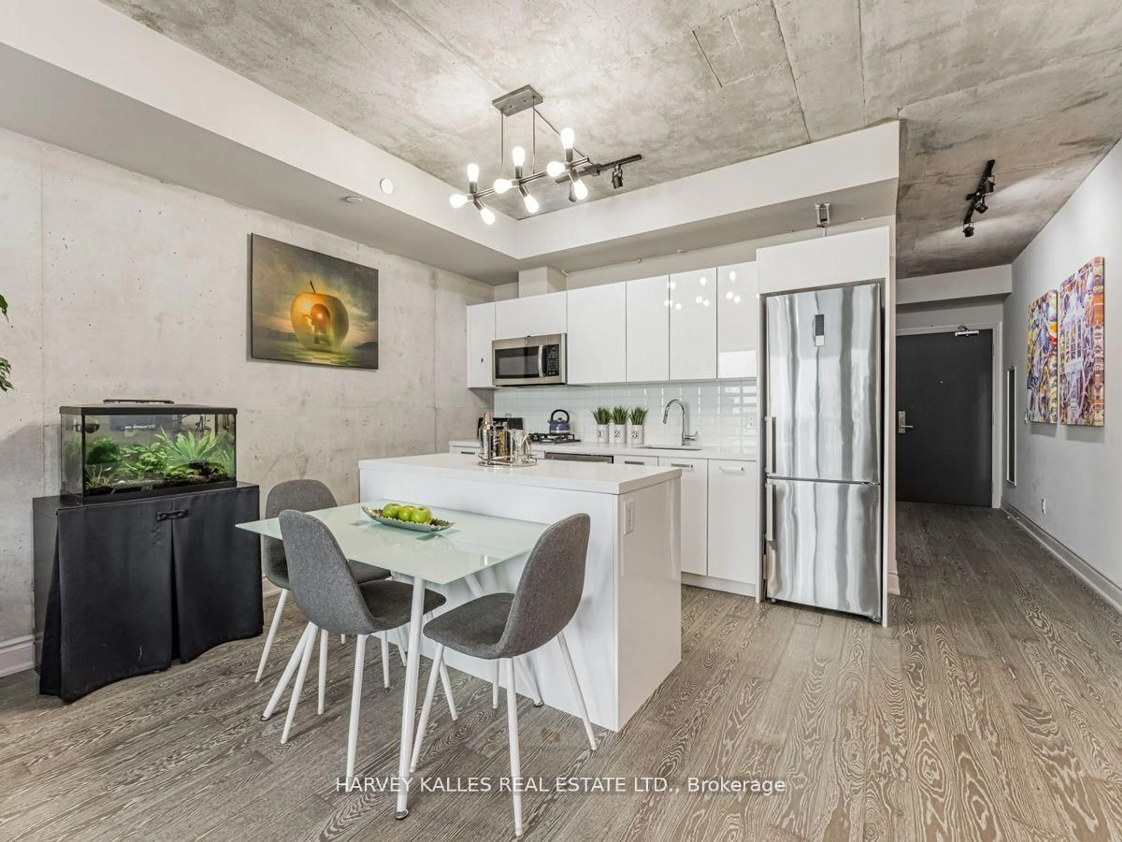 Open concept kitchen, unknown for 608 Richmond St #816, Toronto Ontario M5V 0N9