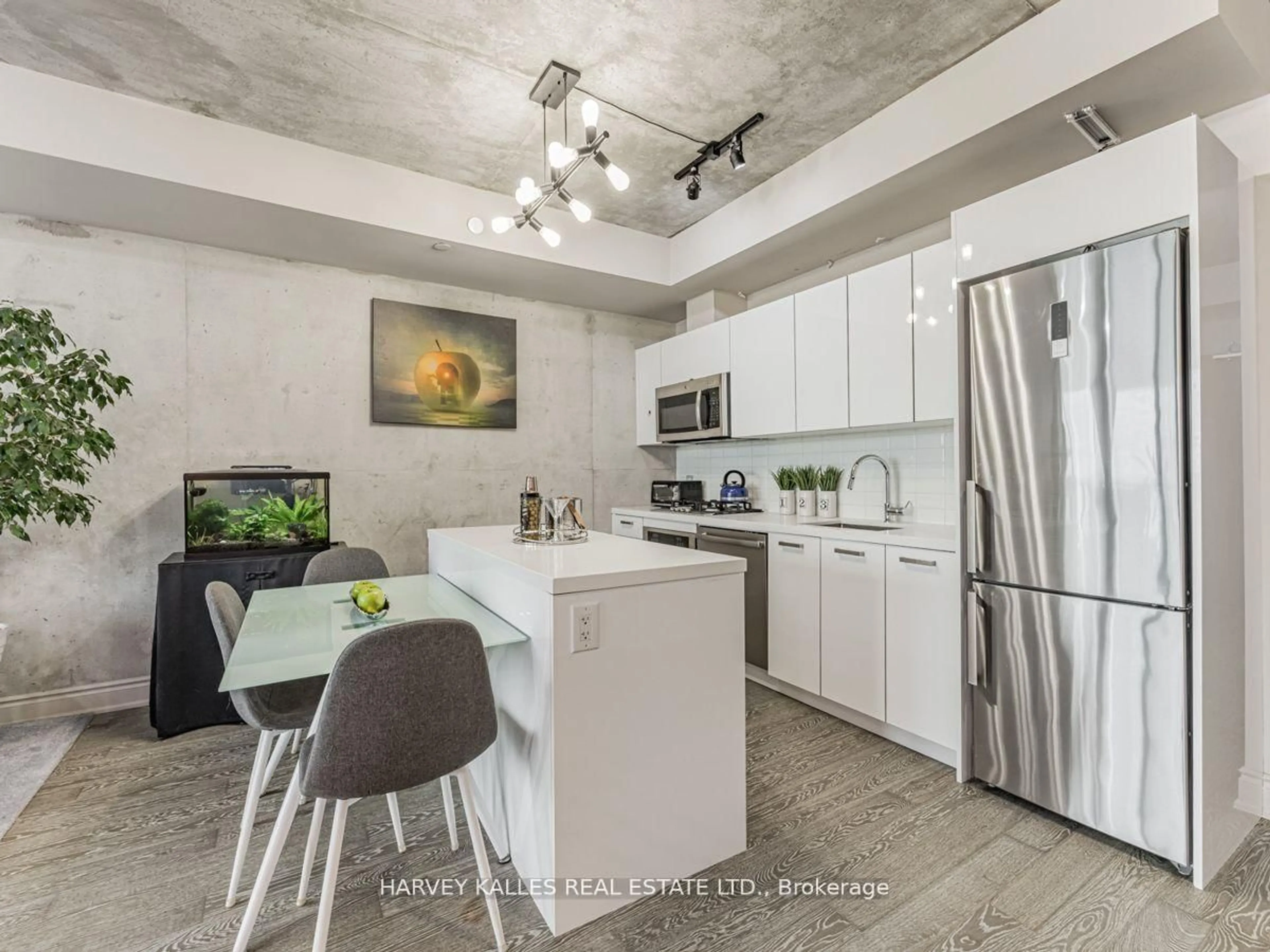 Open concept kitchen, unknown for 608 Richmond St #816, Toronto Ontario M5V 0N9