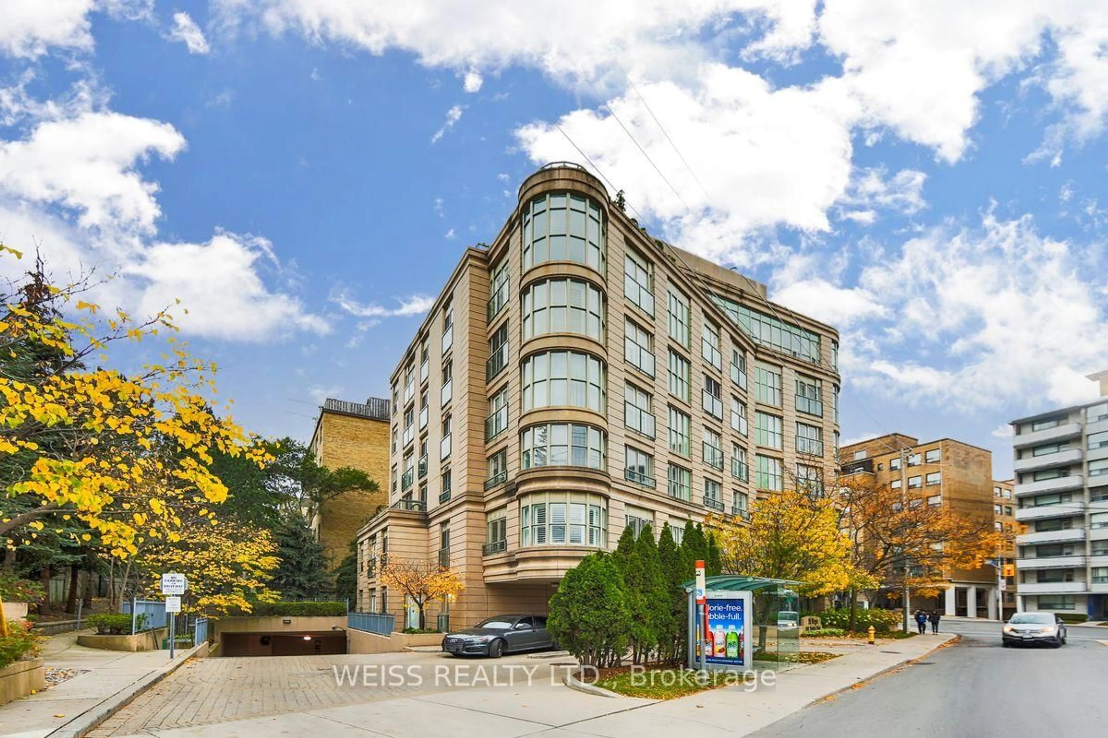 Unknown for 800 Spadina Rd #404, Toronto Ontario M5P 3N2
