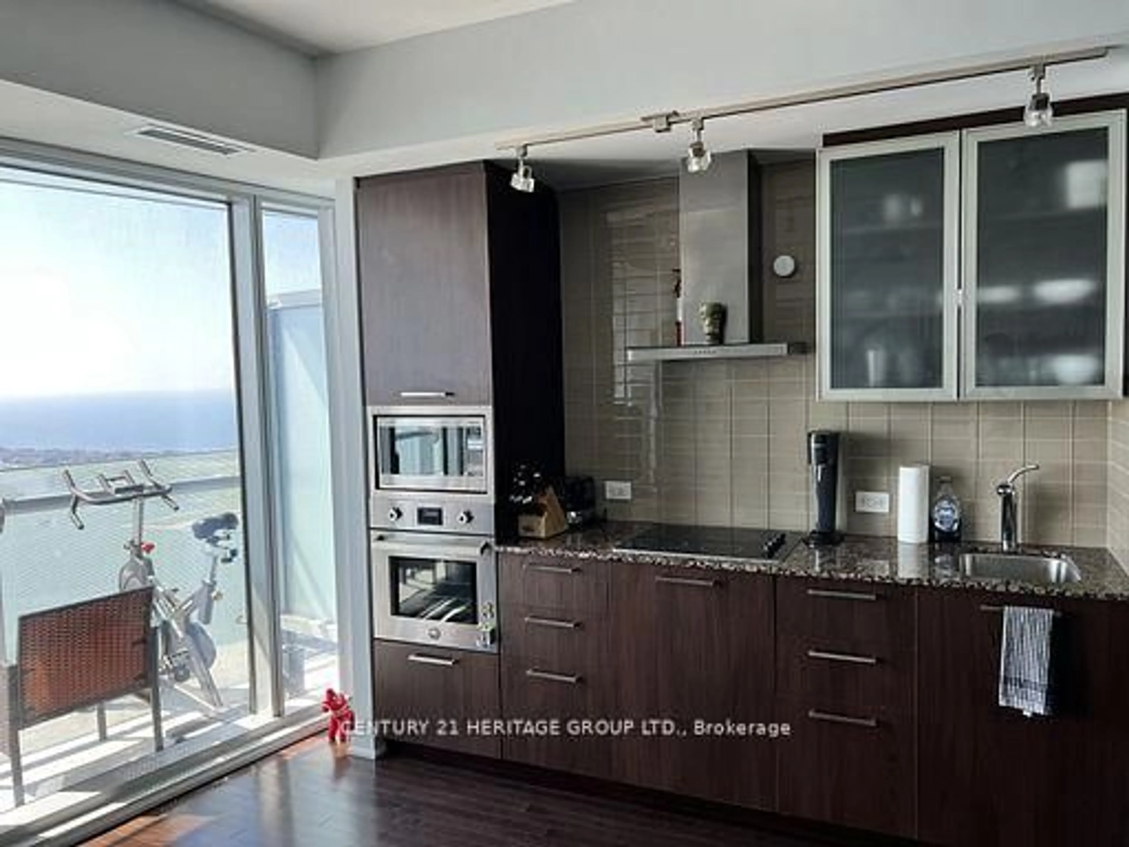 Unknown for 14 York St #6304, Toronto Ontario M5J 2Z2