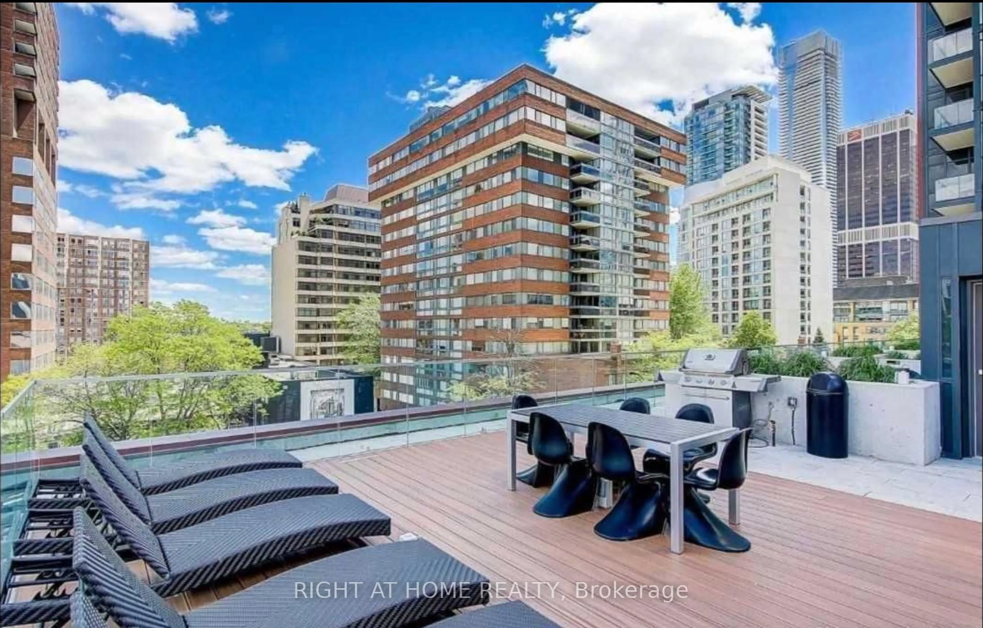 Unknown for 32 Davenport Rd #ph02, Toronto Ontario M5R 0B5