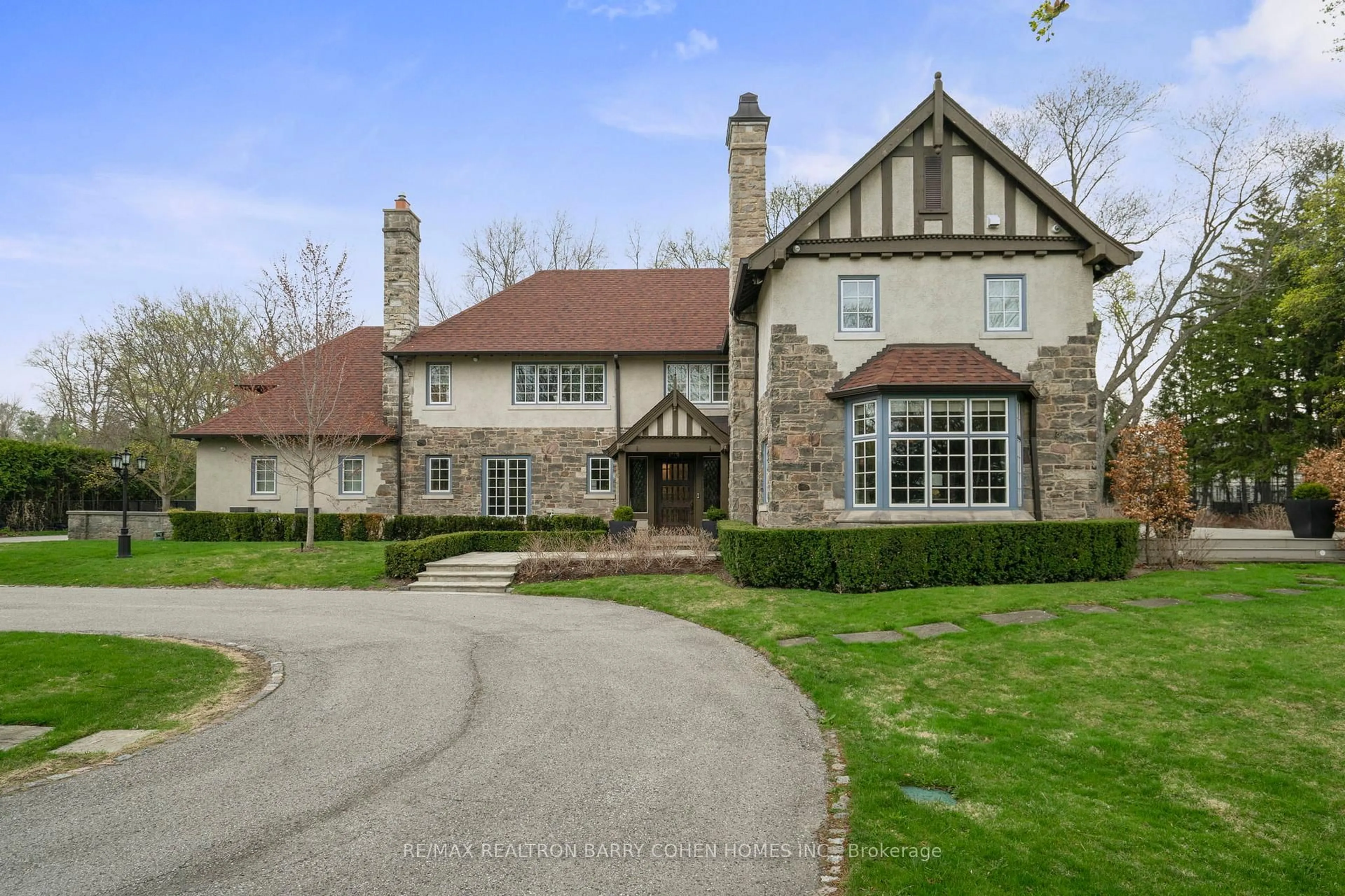 Home with brick exterior material, street for 15 Park Lane Circ, Toronto Ontario M3B 1Z8