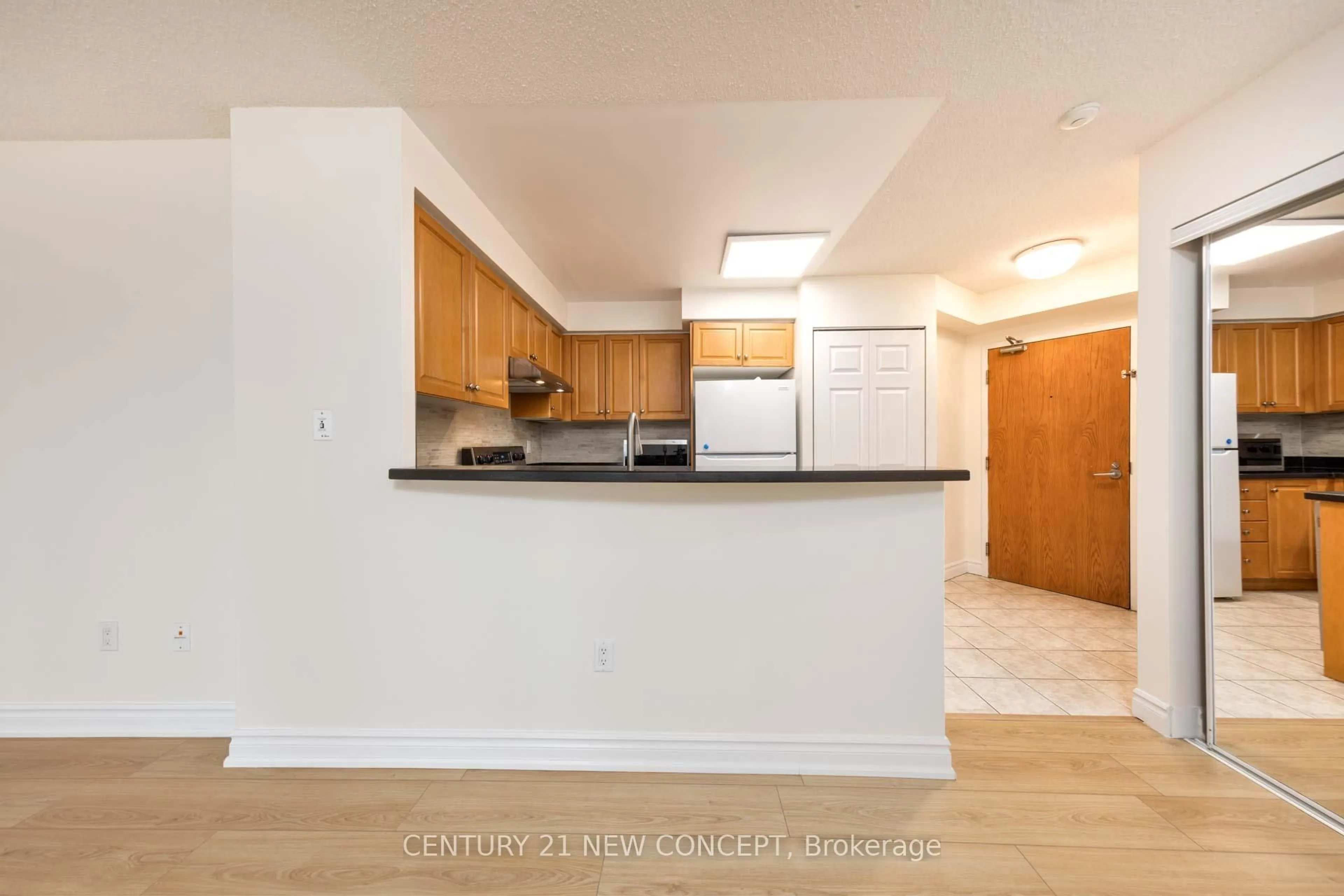 Unknown for 7 Lorraine Dr #1703, Toronto Ontario M2N 7H2