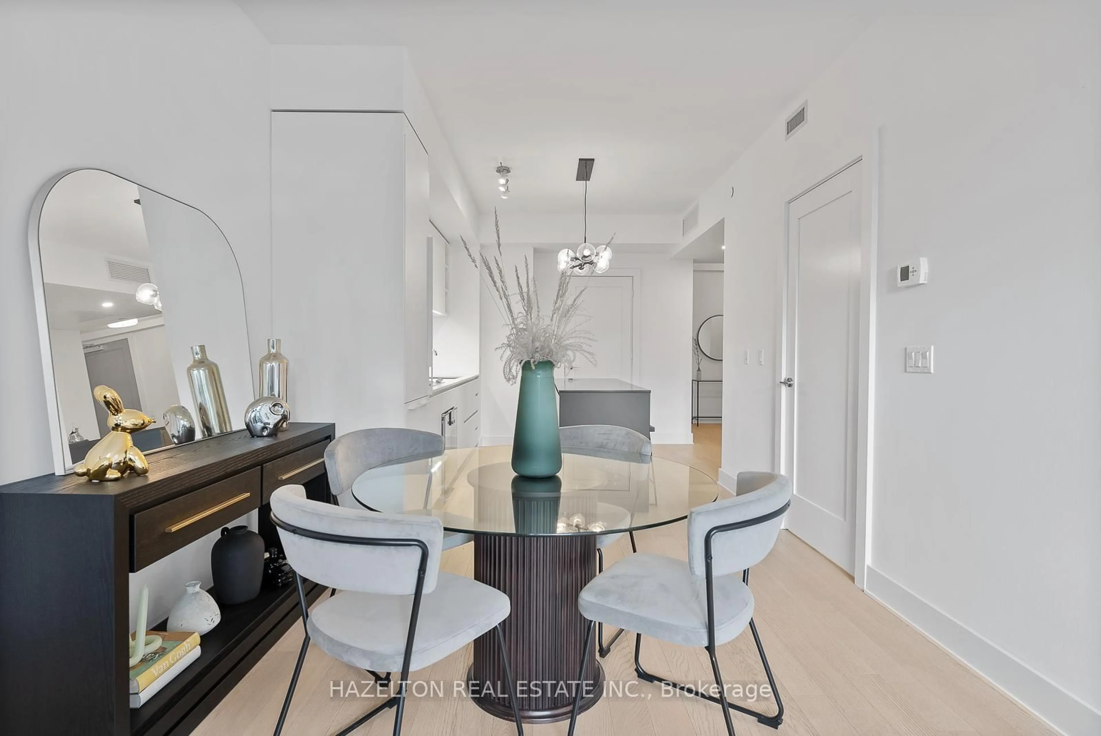 Dining room, ceramic/tile floor for 128 Pears Ave #302, Toronto Ontario M5R 0A9