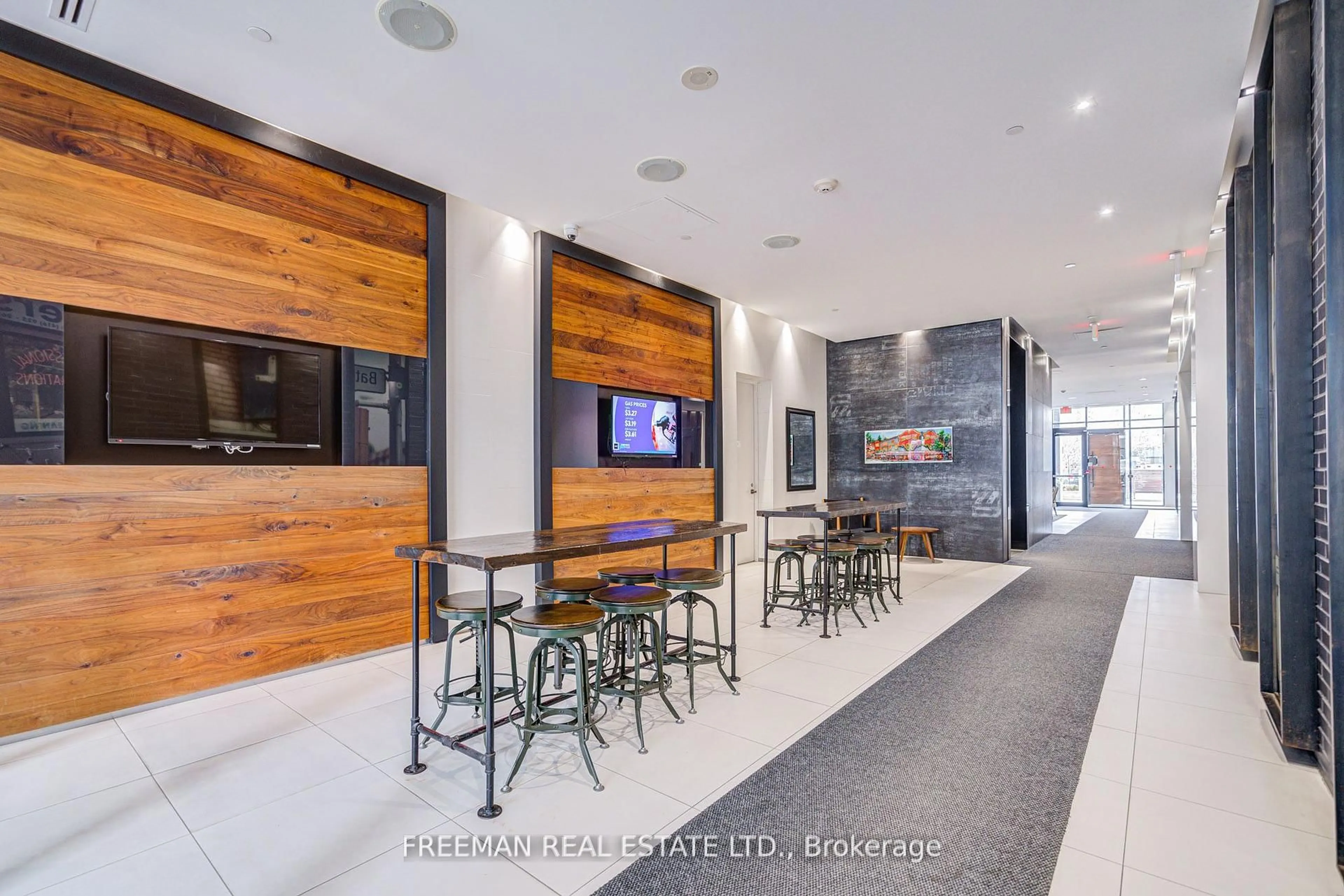 Lobby for 783 Bathurst St #417, Toronto Ontario M5S 0A8