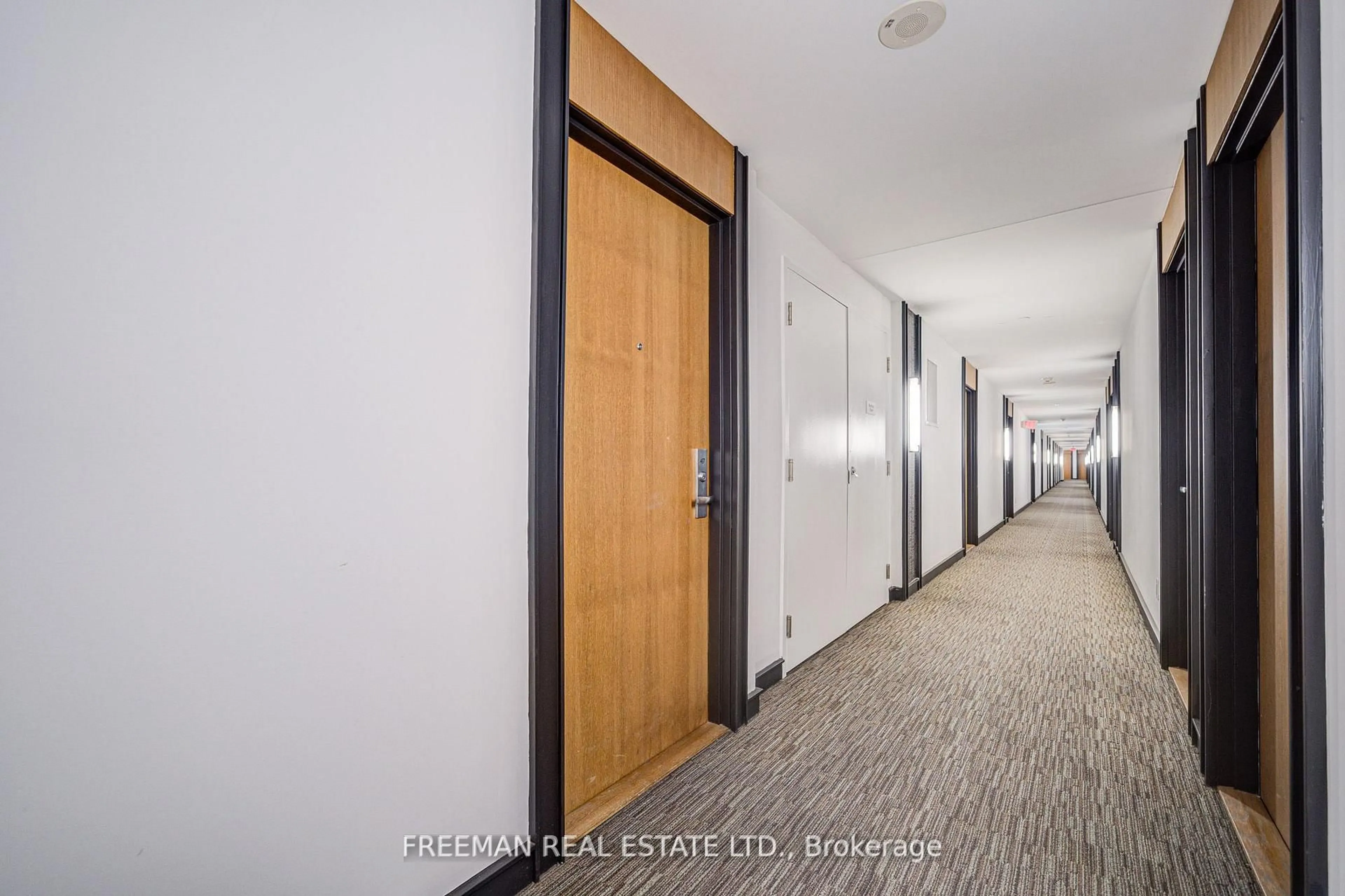 Indoor foyer for 783 Bathurst St #417, Toronto Ontario M5S 0A8