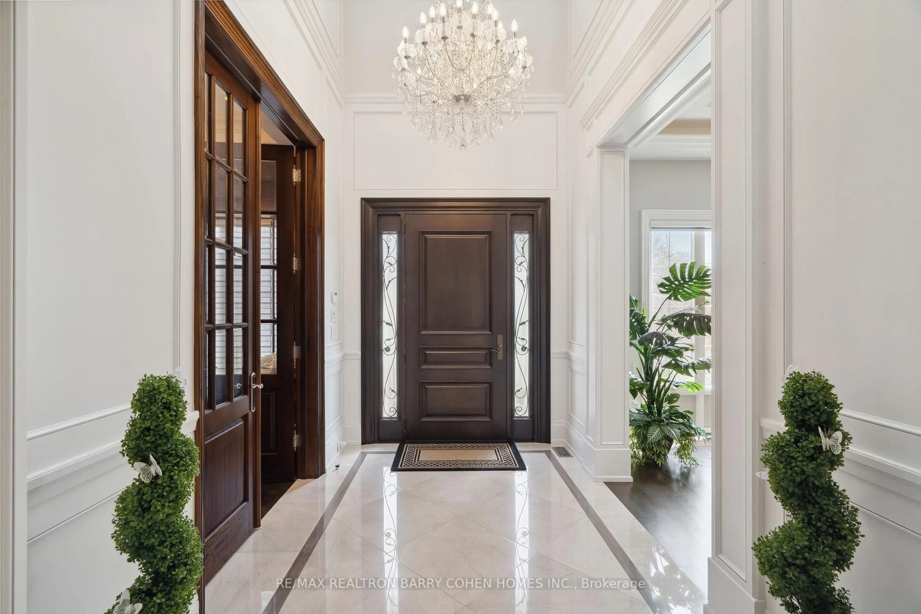 Indoor foyer for 63 Alamosa Dr, Toronto Ontario M2J 2N8