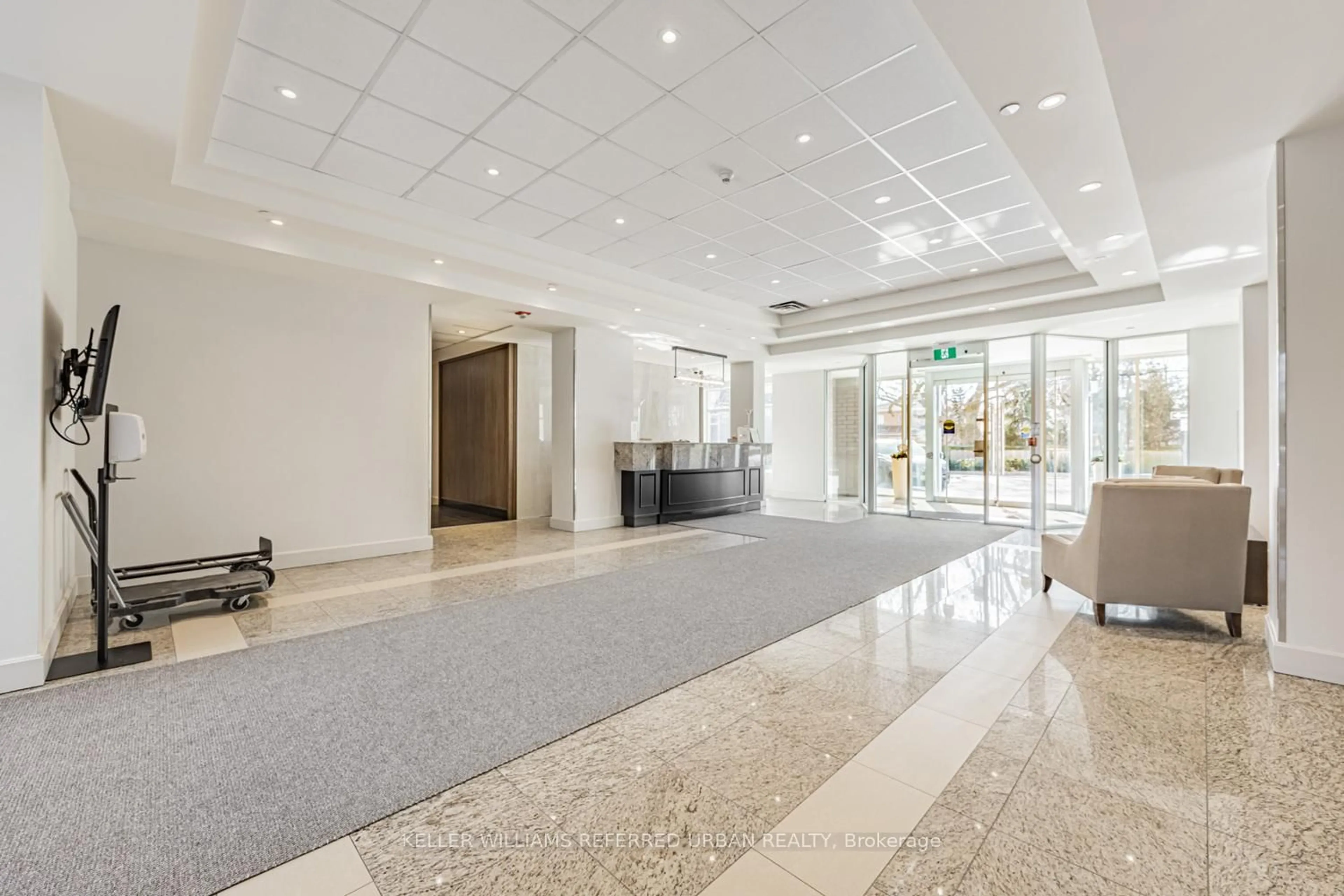 Lobby for 701 Sheppard Ave #116, Toronto Ontario M3H 0B2